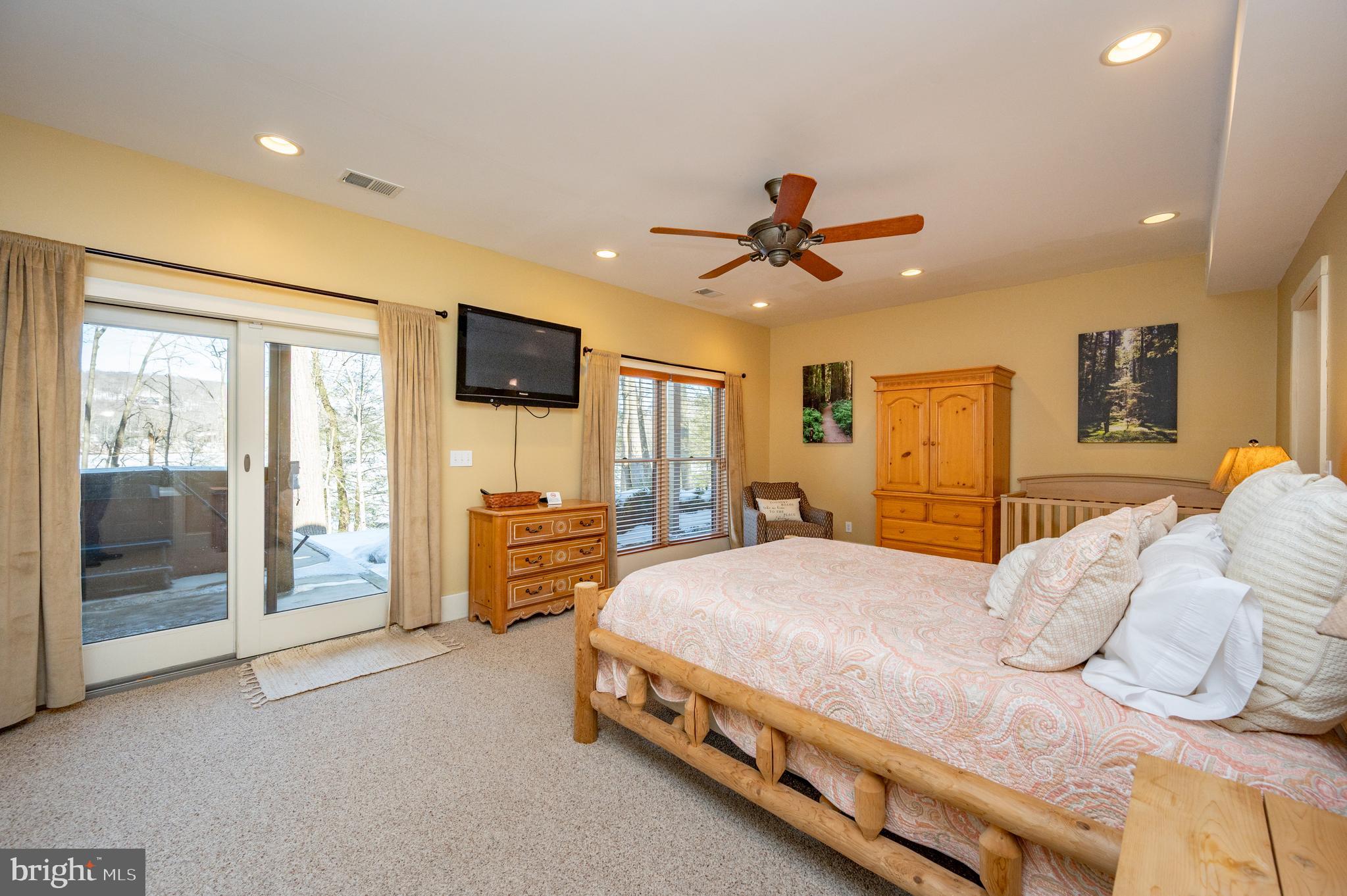 EDGEWATER - Residential