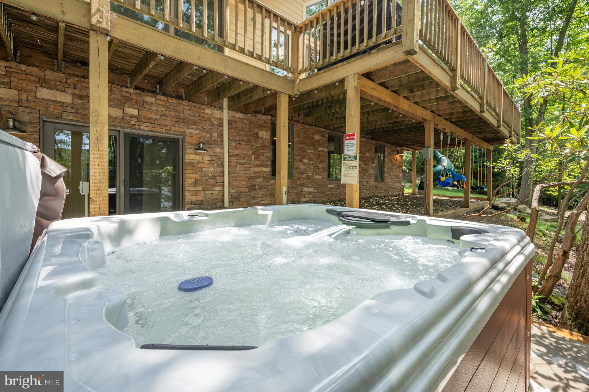 EDGEWATER - Residential