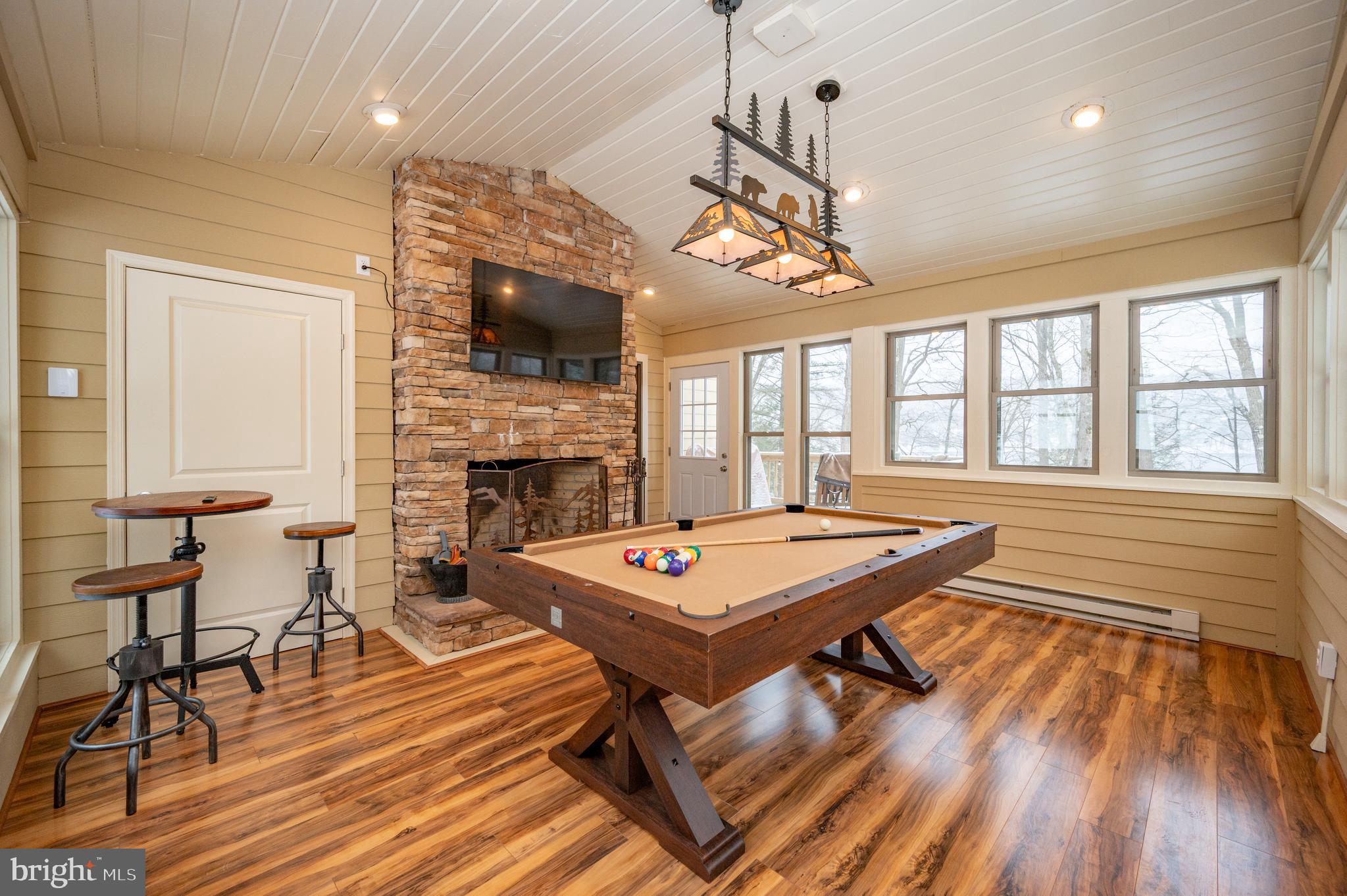 EDGEWATER - Residential