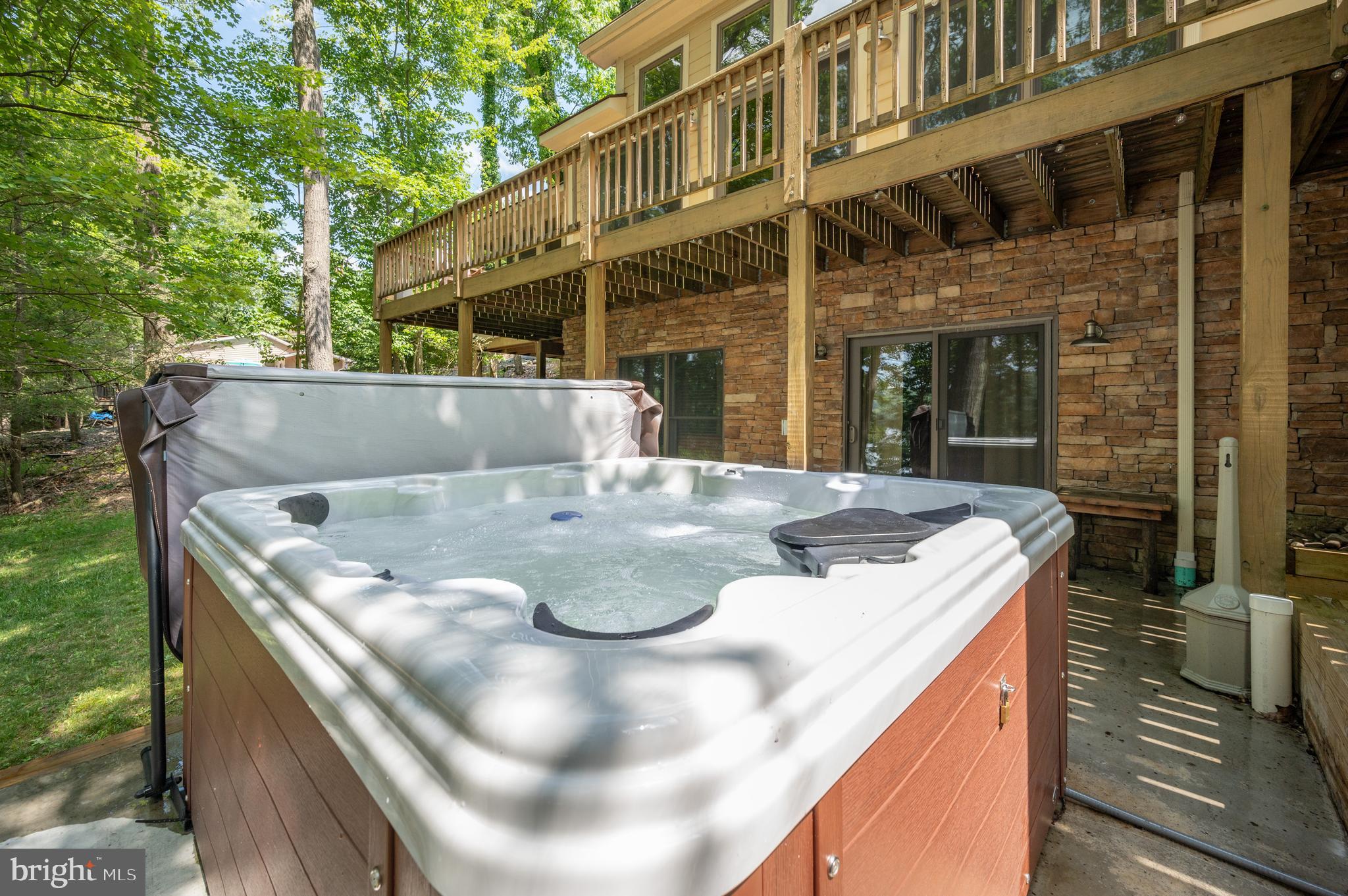 EDGEWATER - Residential