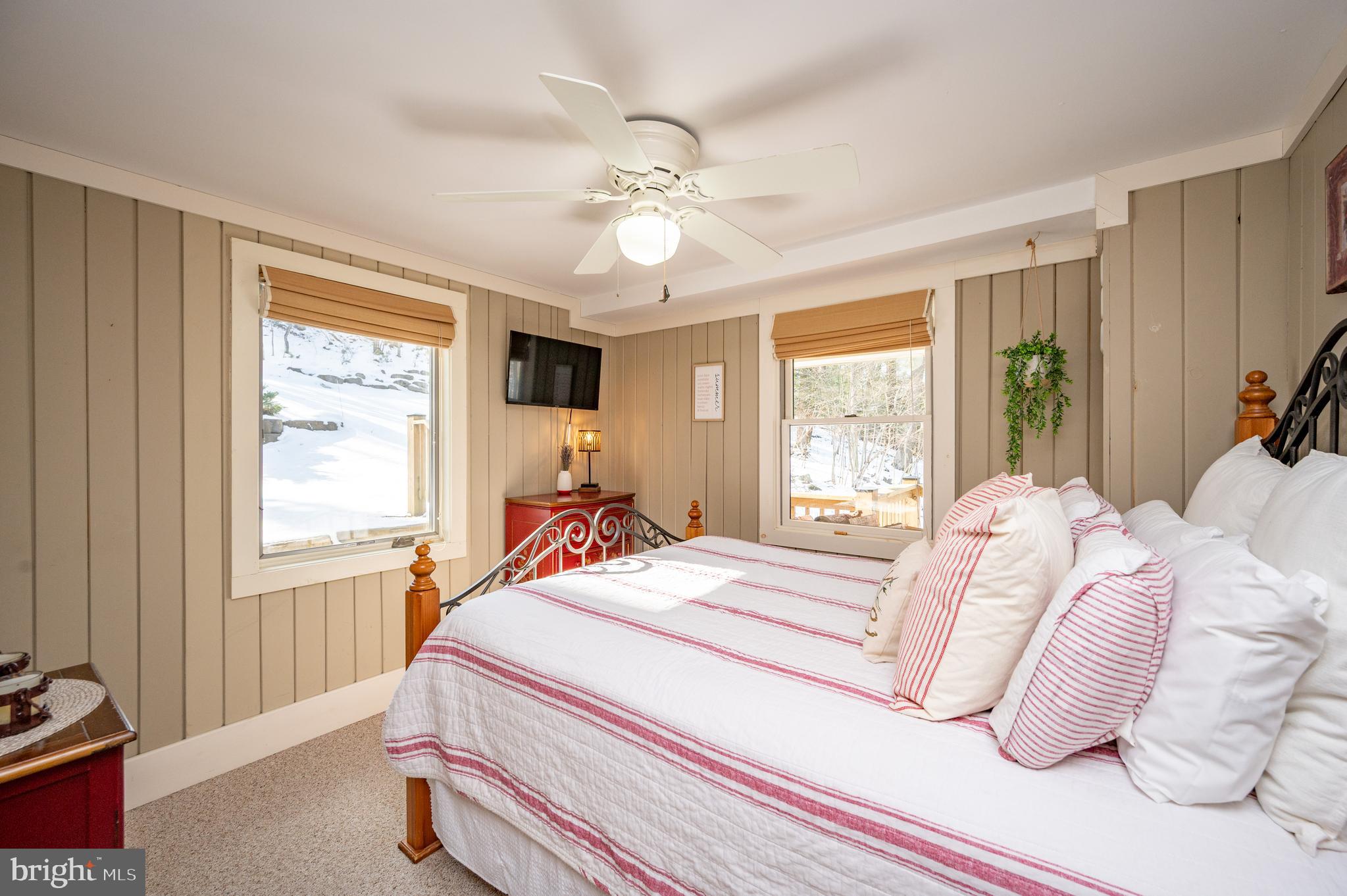 EDGEWATER - Residential