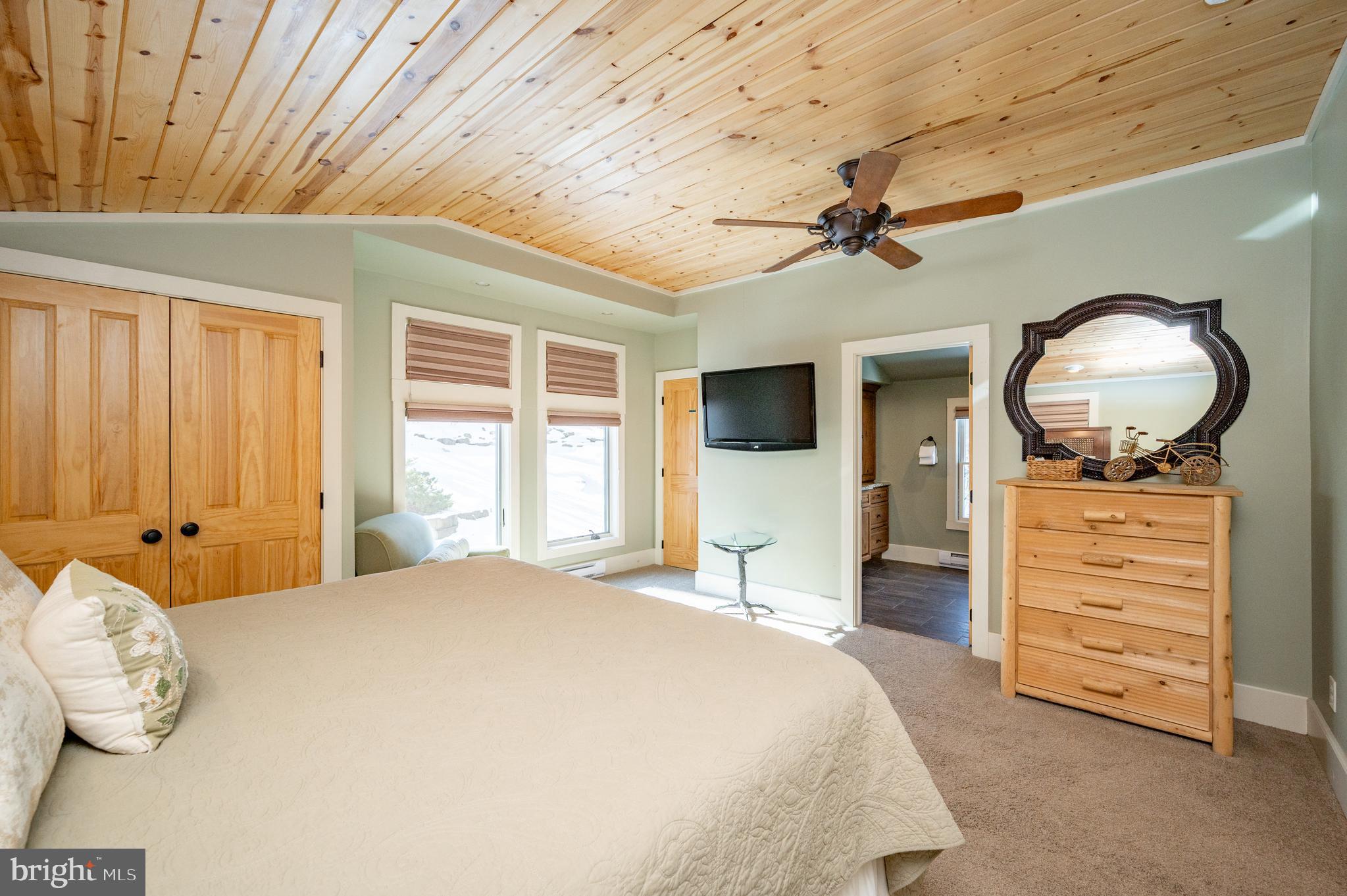 EDGEWATER - Residential