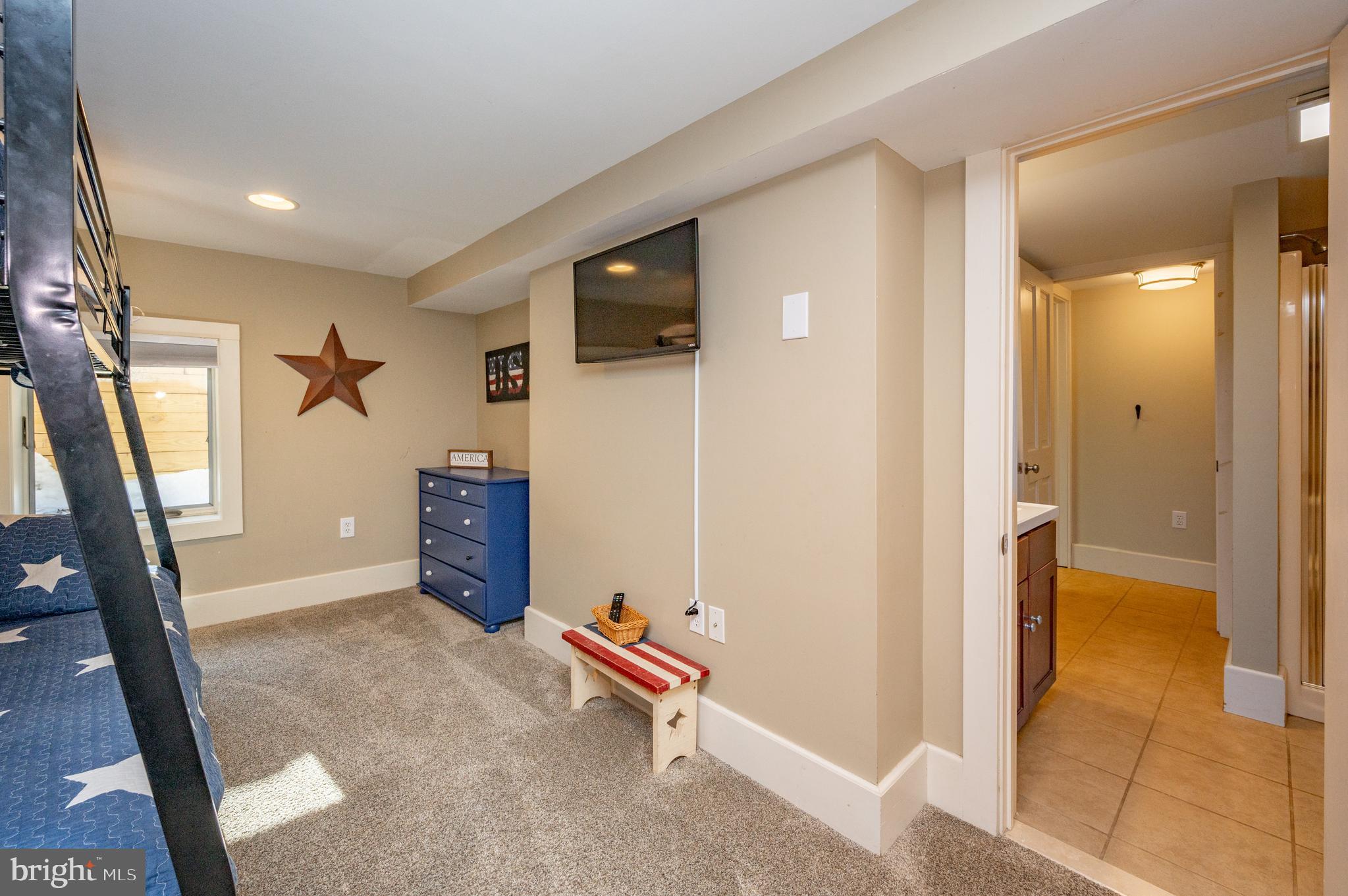 EDGEWATER - Residential