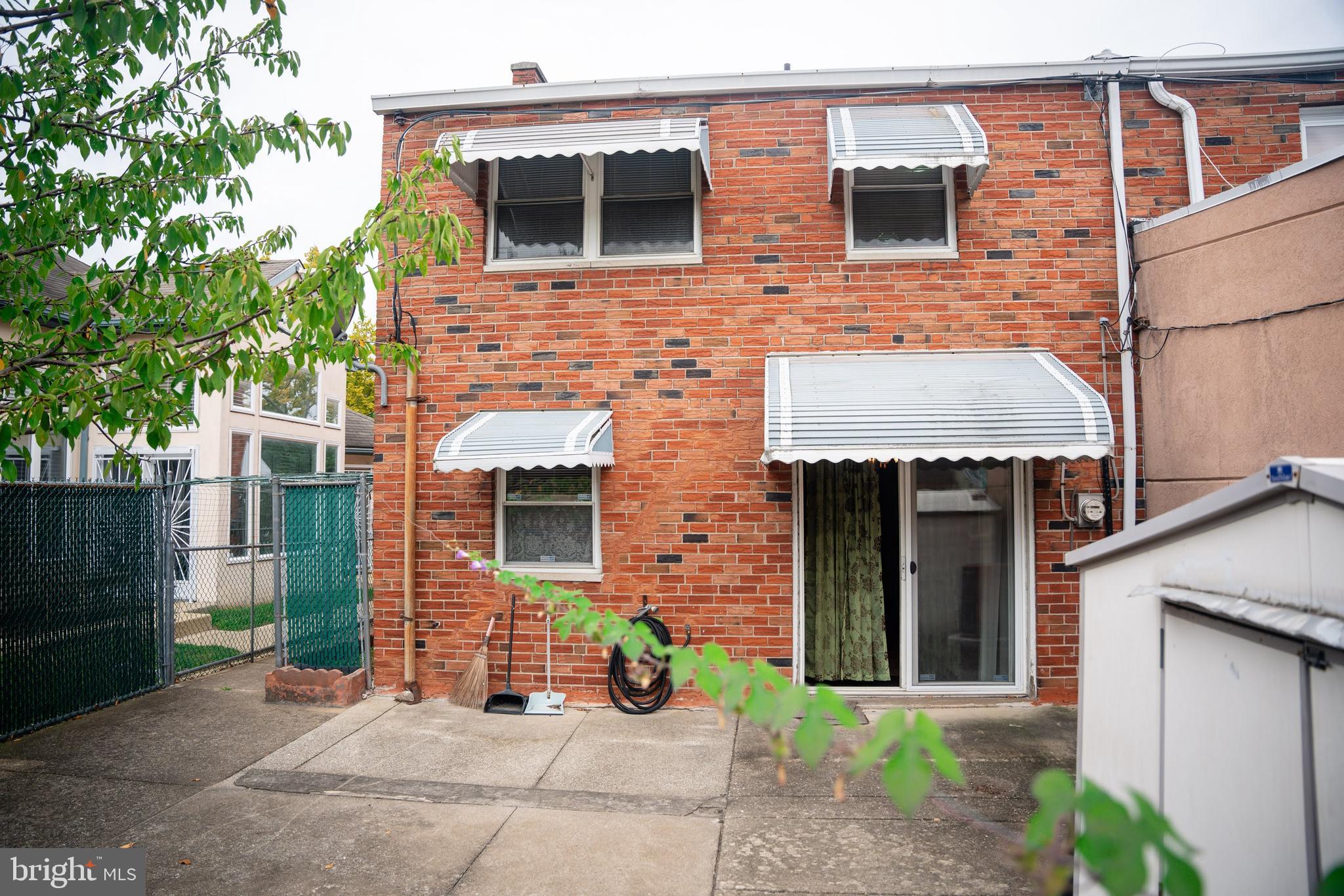 PHILADELPHIA (SOUTHWEST) - Residential