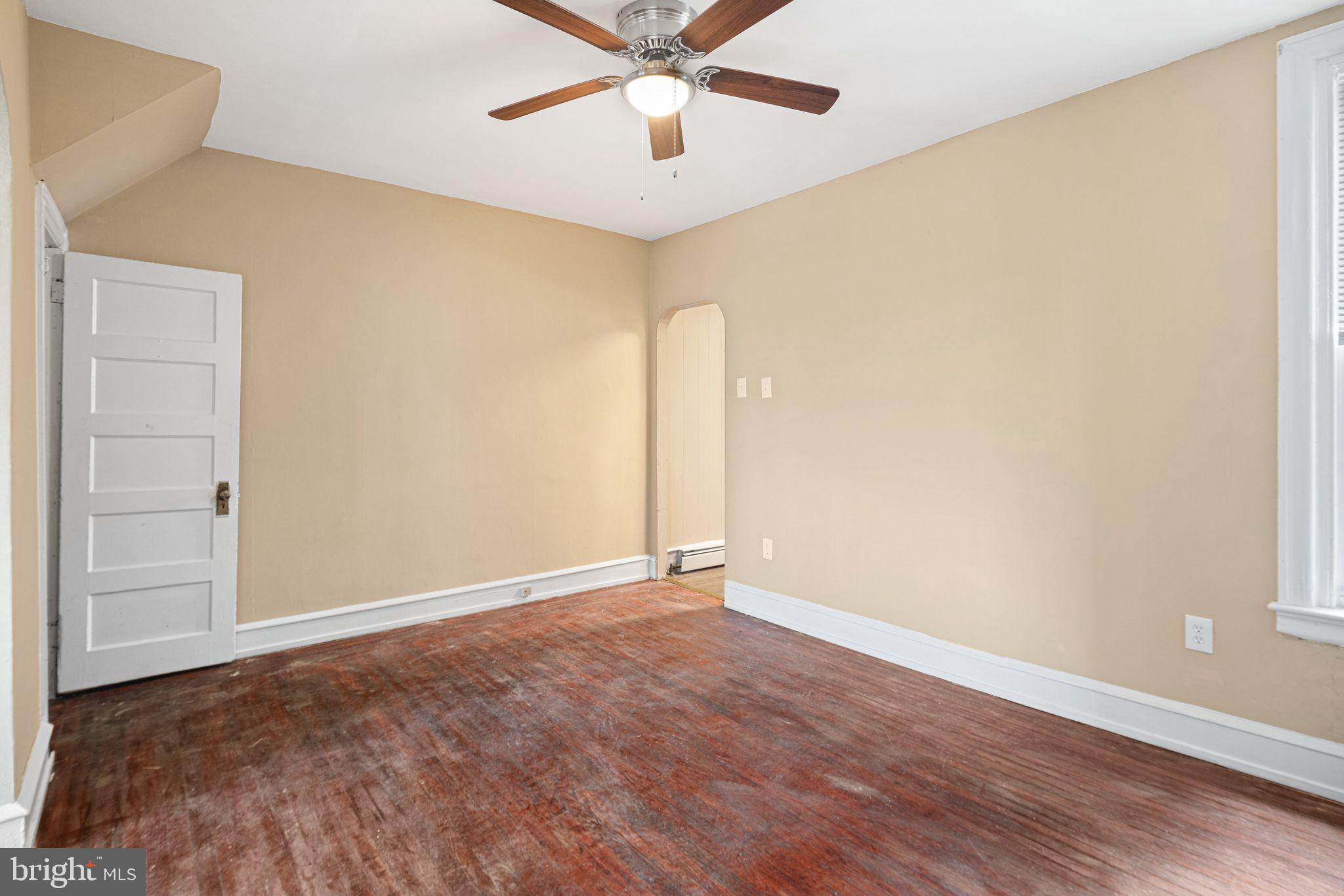 253 W SPENCER AVENUE