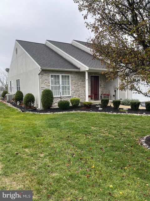 1592 BERRY DRIVE LEBANON PA 17046