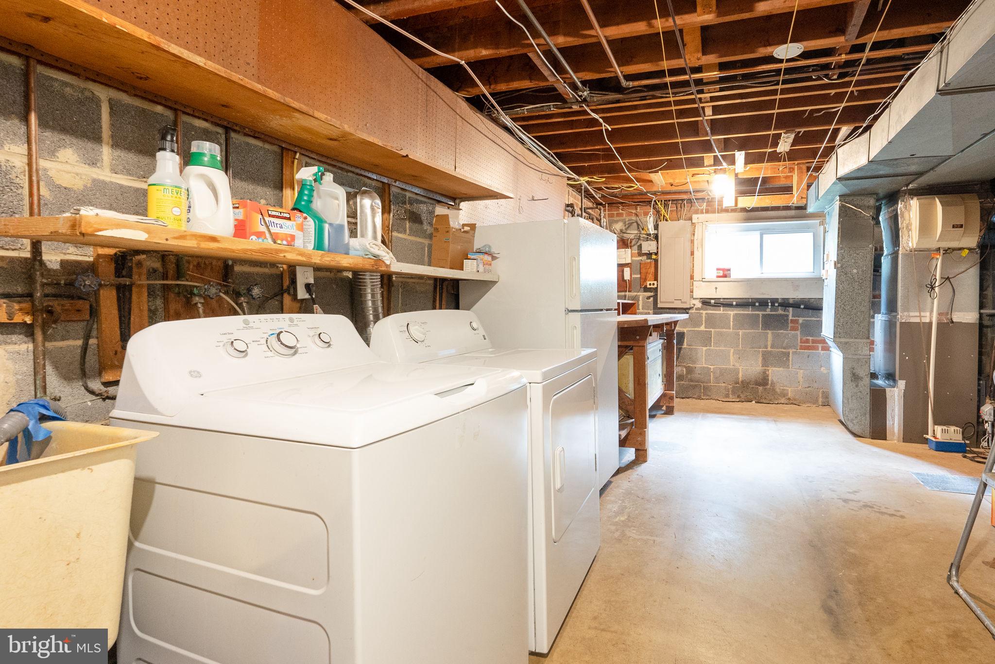 ROSEMONT - Residential Lease