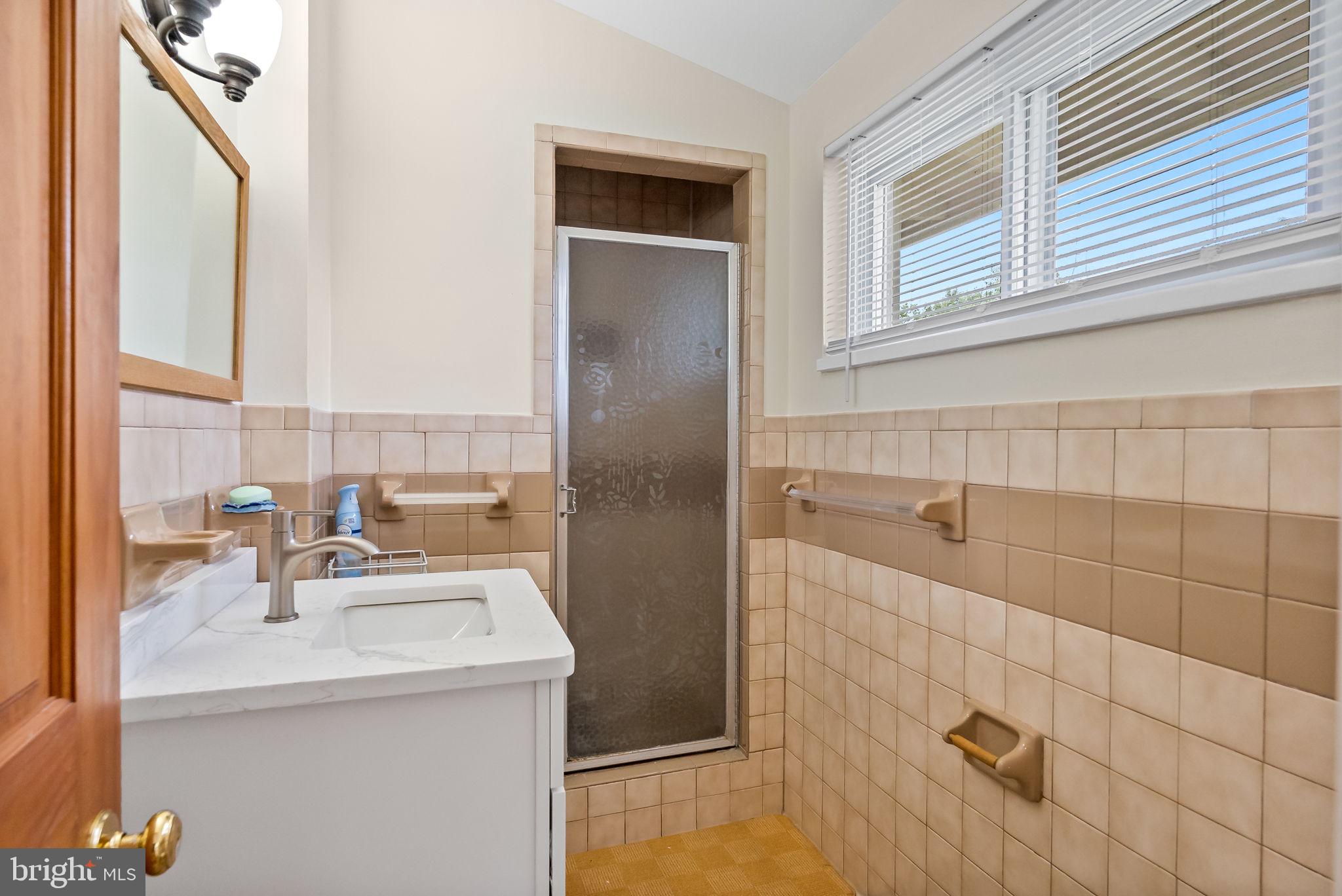 ROSEMONT - Residential Lease