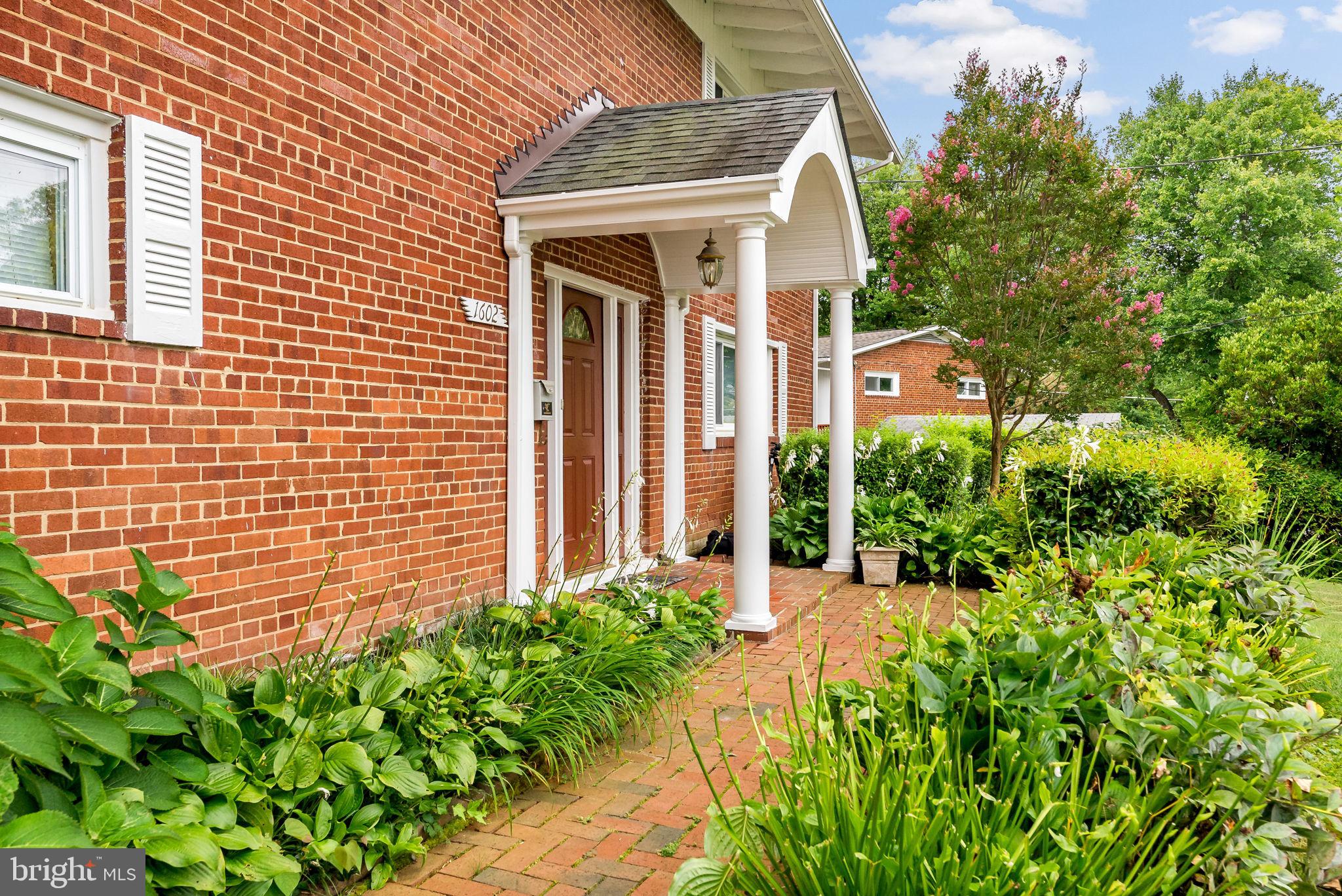 ROSEMONT - Residential Lease