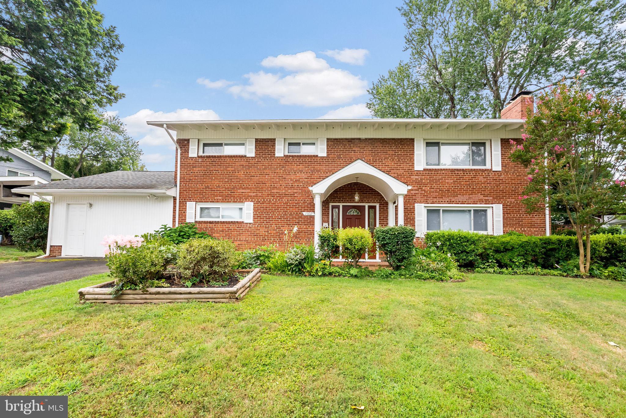 ROSEMONT - Residential Lease