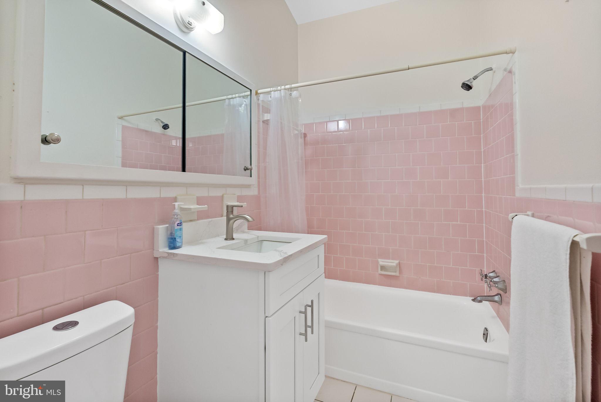 ROSEMONT - Residential Lease