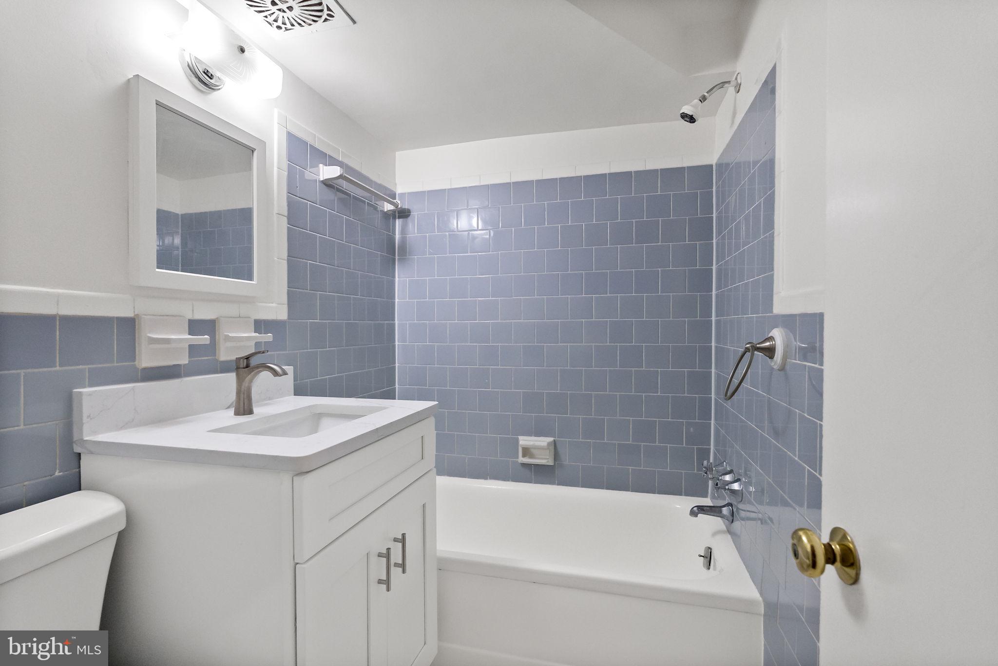 ROSEMONT - Residential Lease