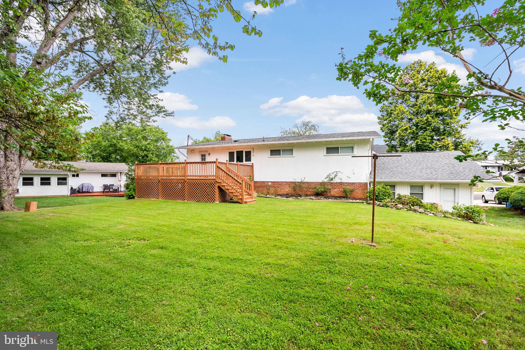 ROSEMONT - Residential Lease