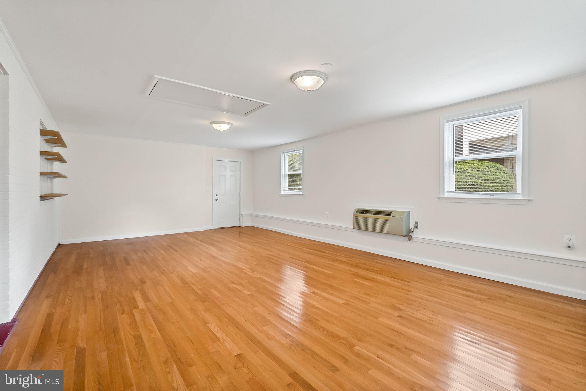 ROSEMONT - Residential Lease