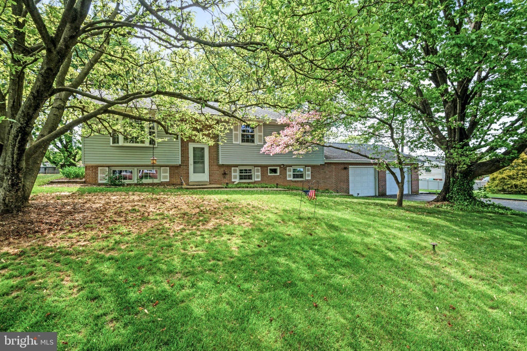 Photo of 26 S Farmersville Road, LEOLA, PA 17540 (MLS # PALA2089748)