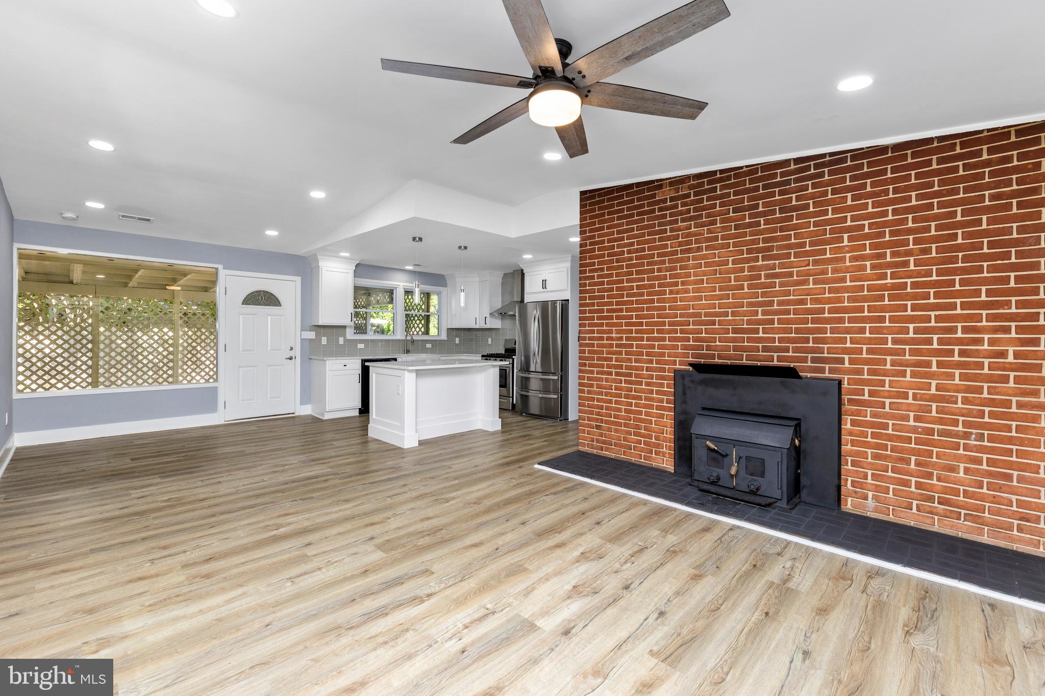 WOODLEY - Residential Lease