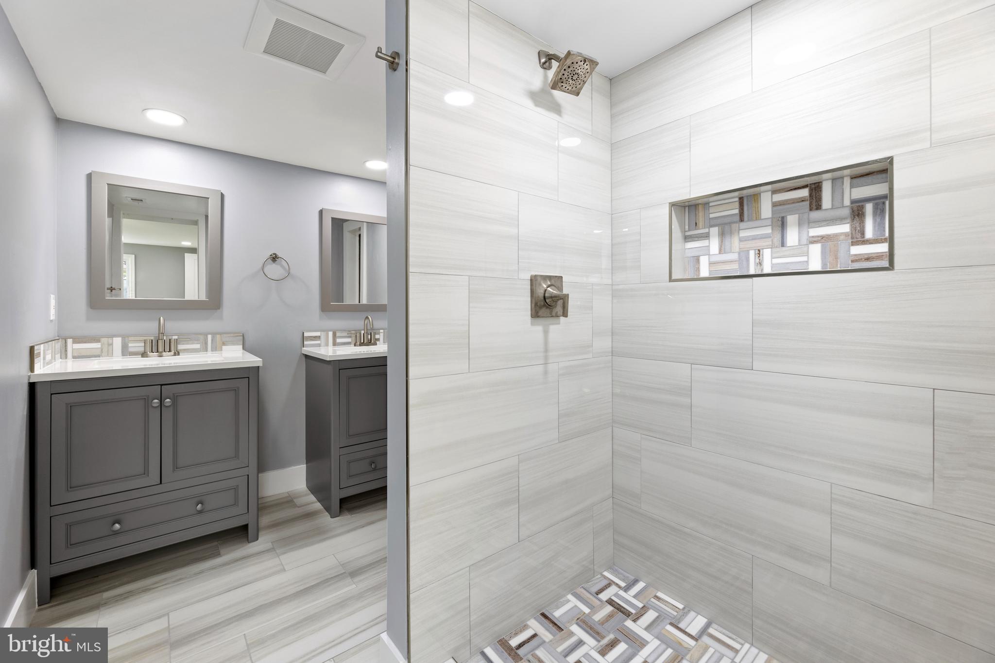 WOODLEY - Residential Lease