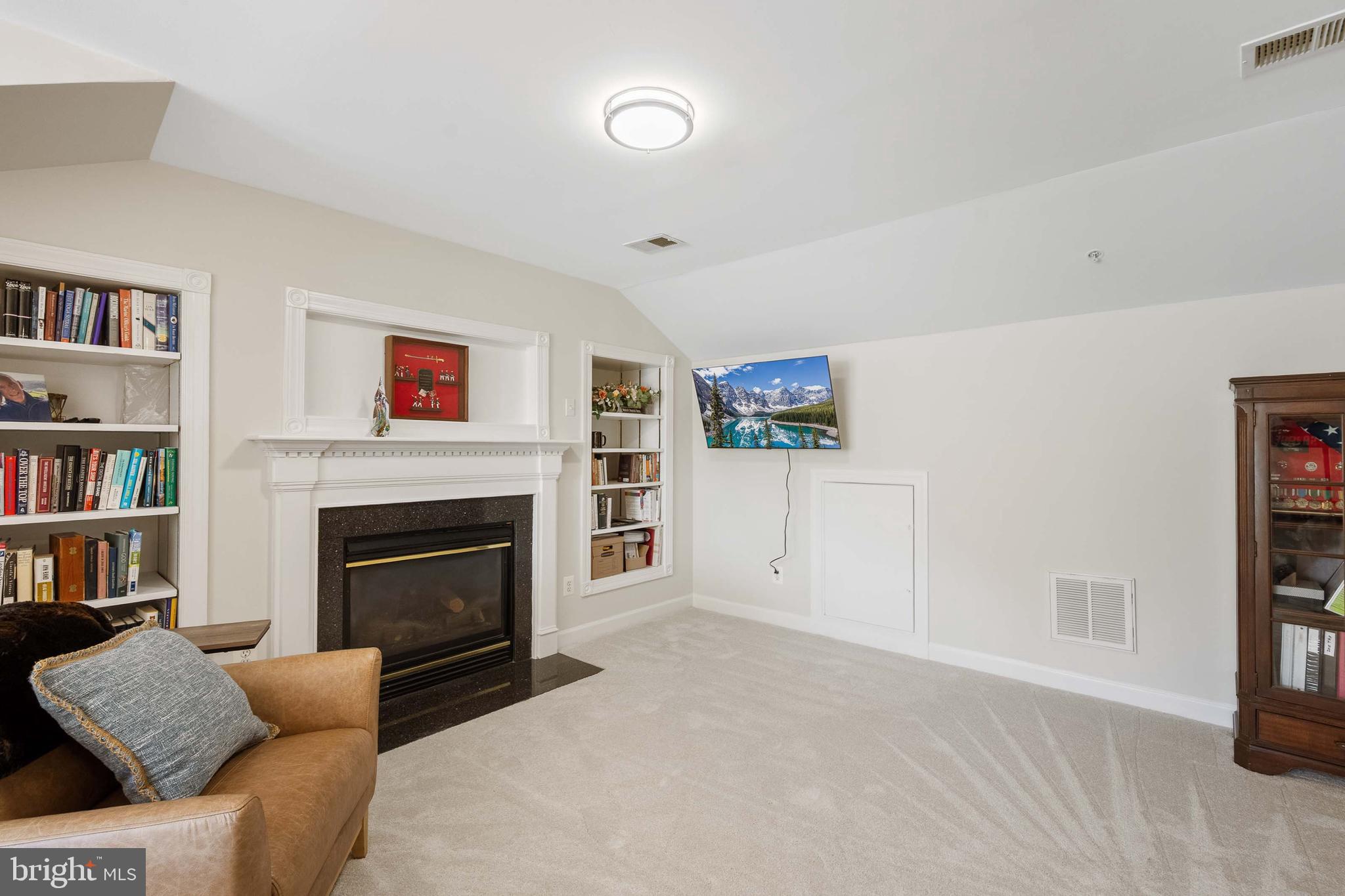 RIVER CREEK - Residential