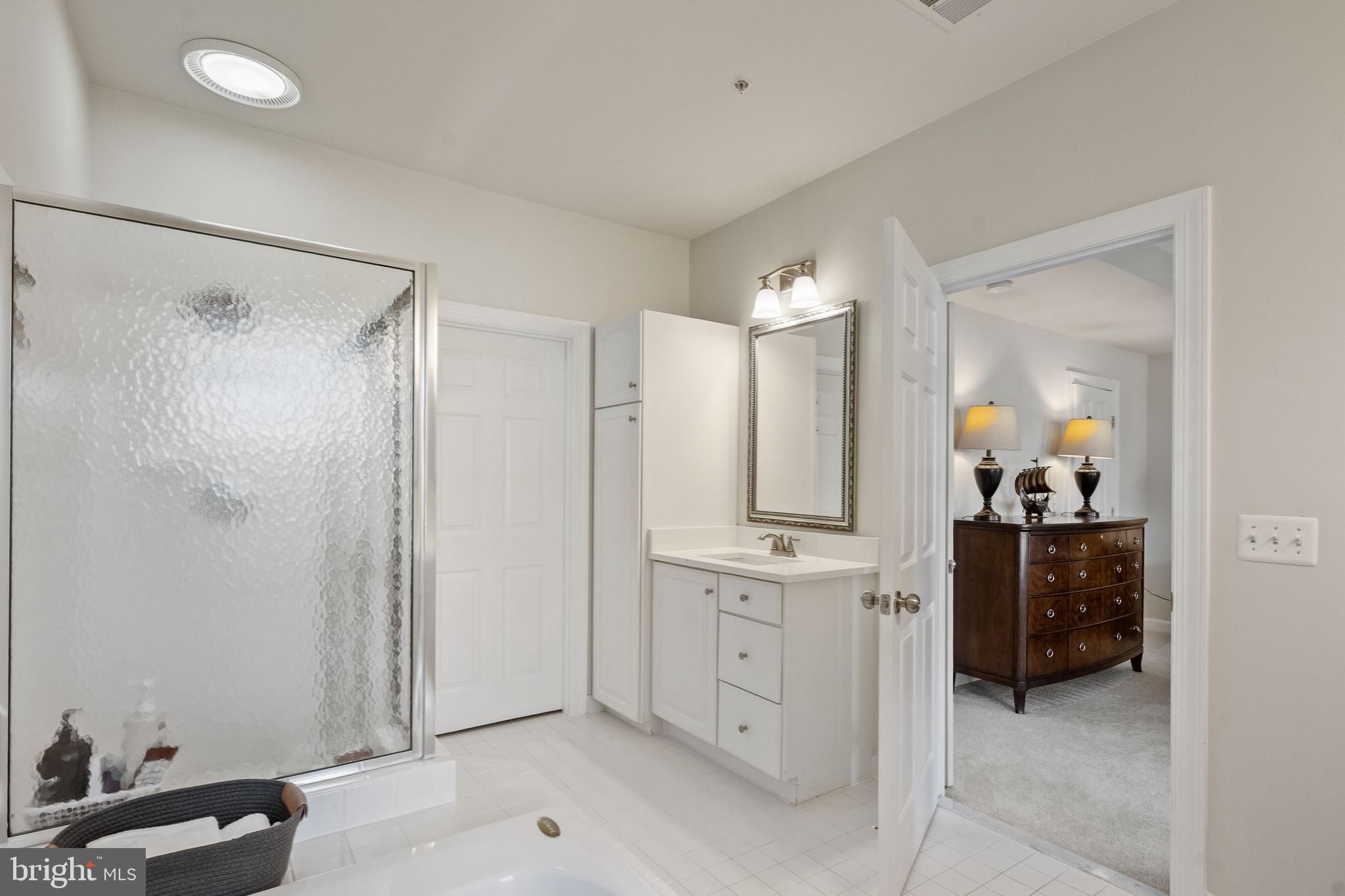 RIVER CREEK - Residential