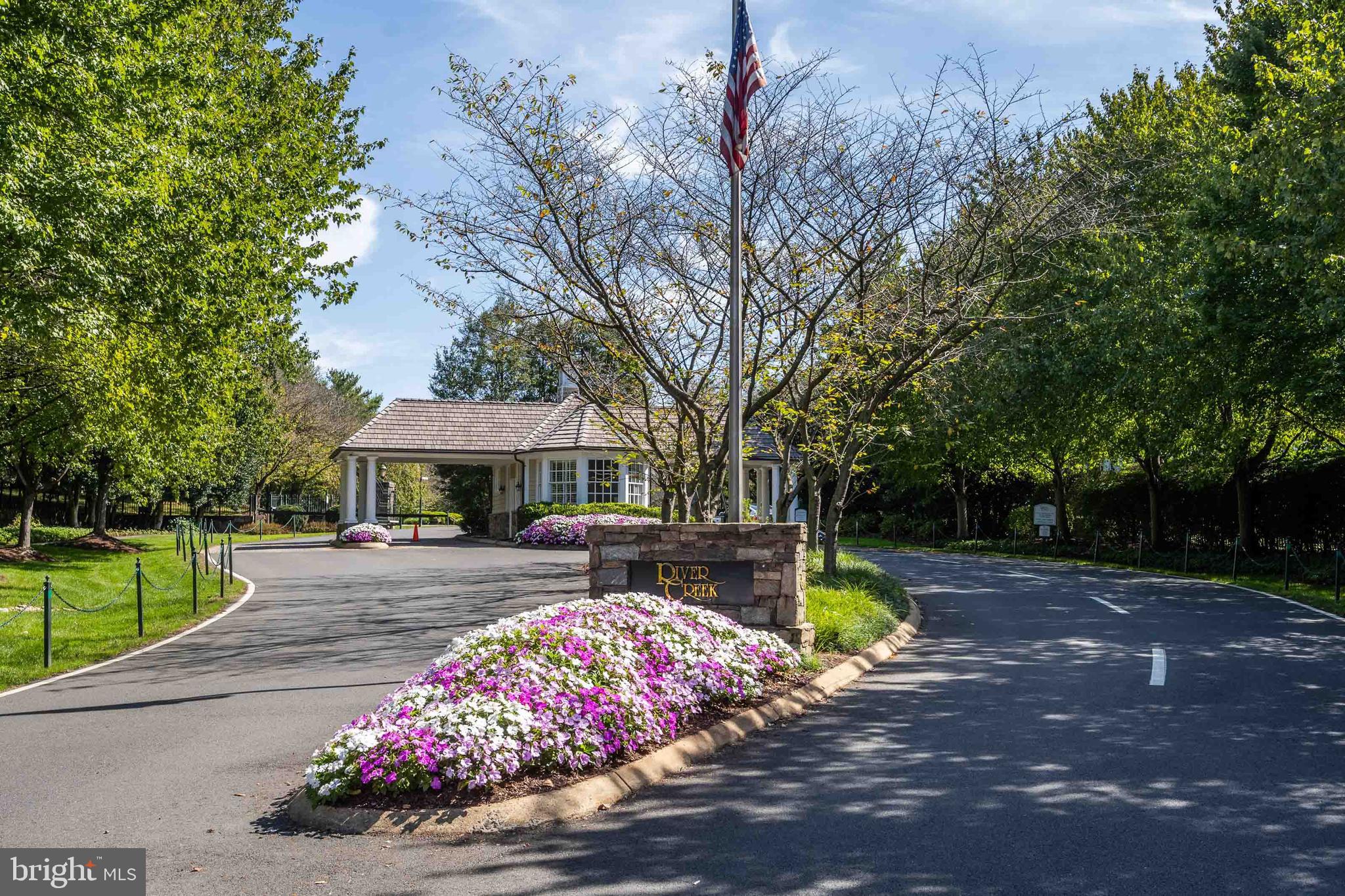 RIVER CREEK - Residential