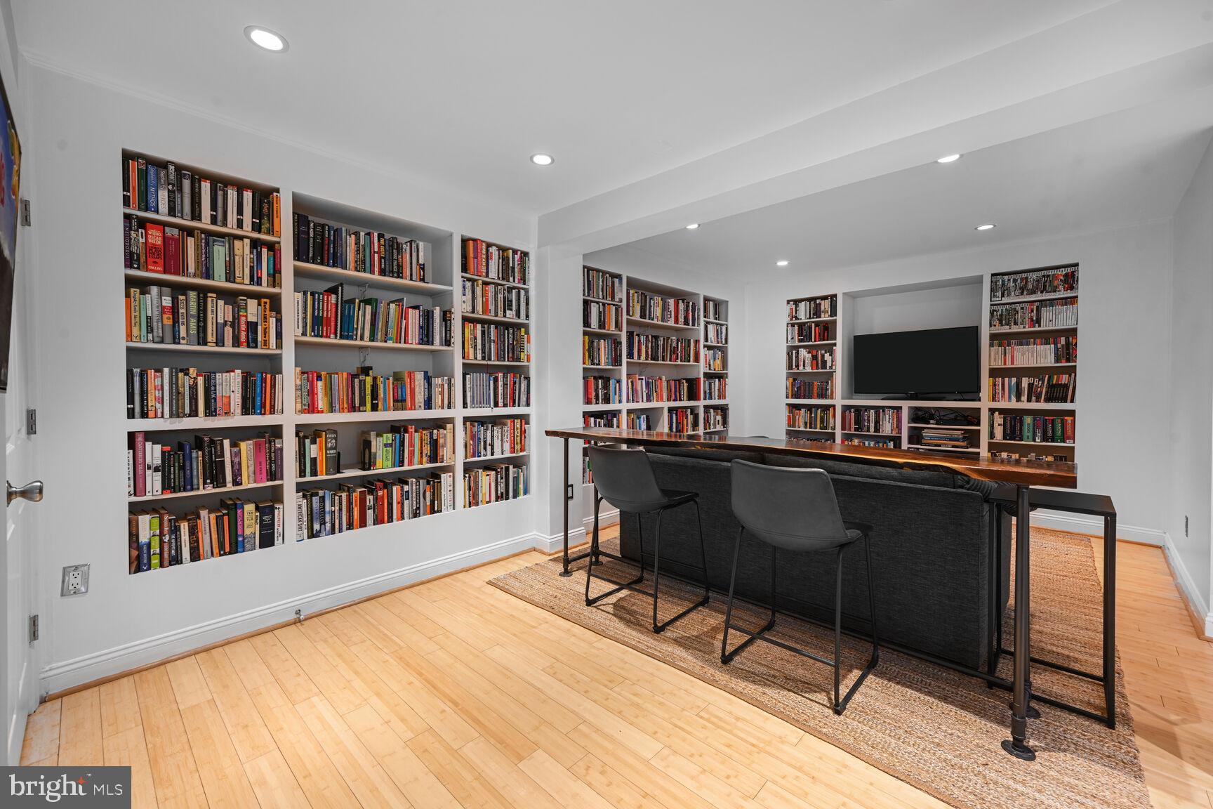 CHEVY CHASE - Residential