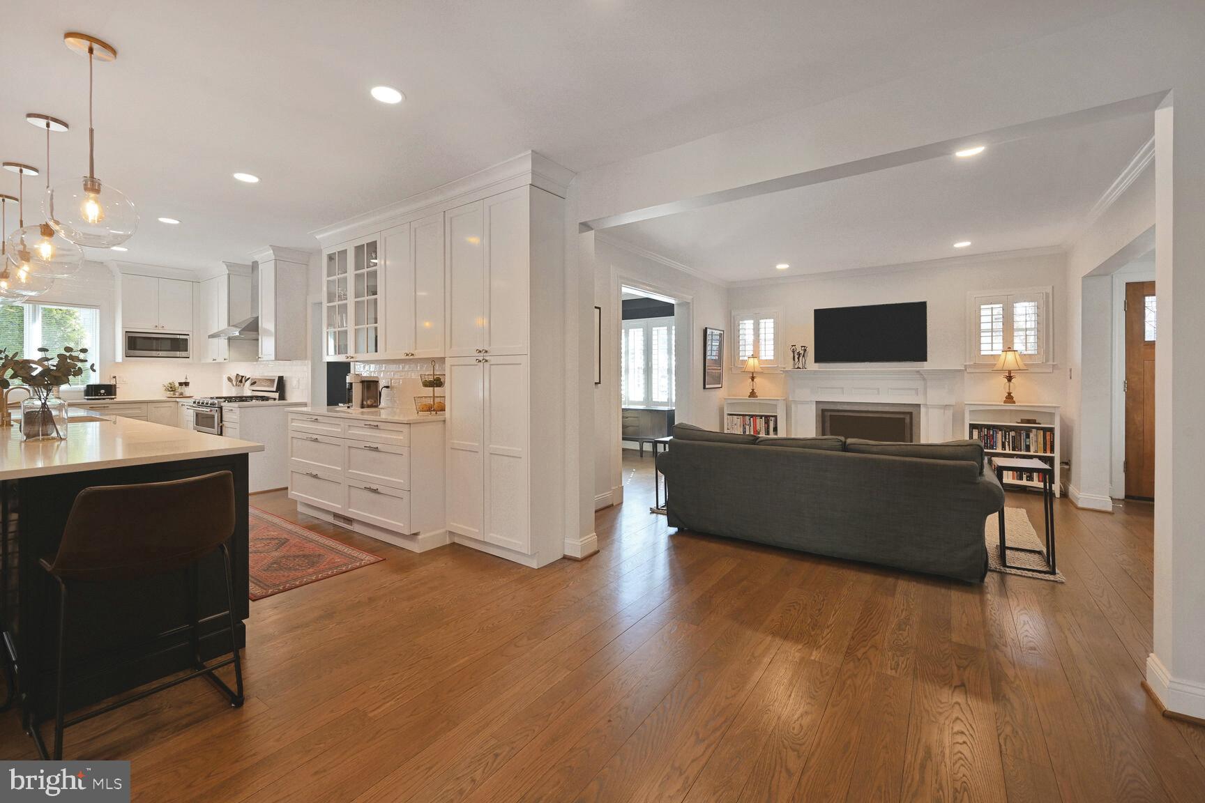 CHEVY CHASE - Residential