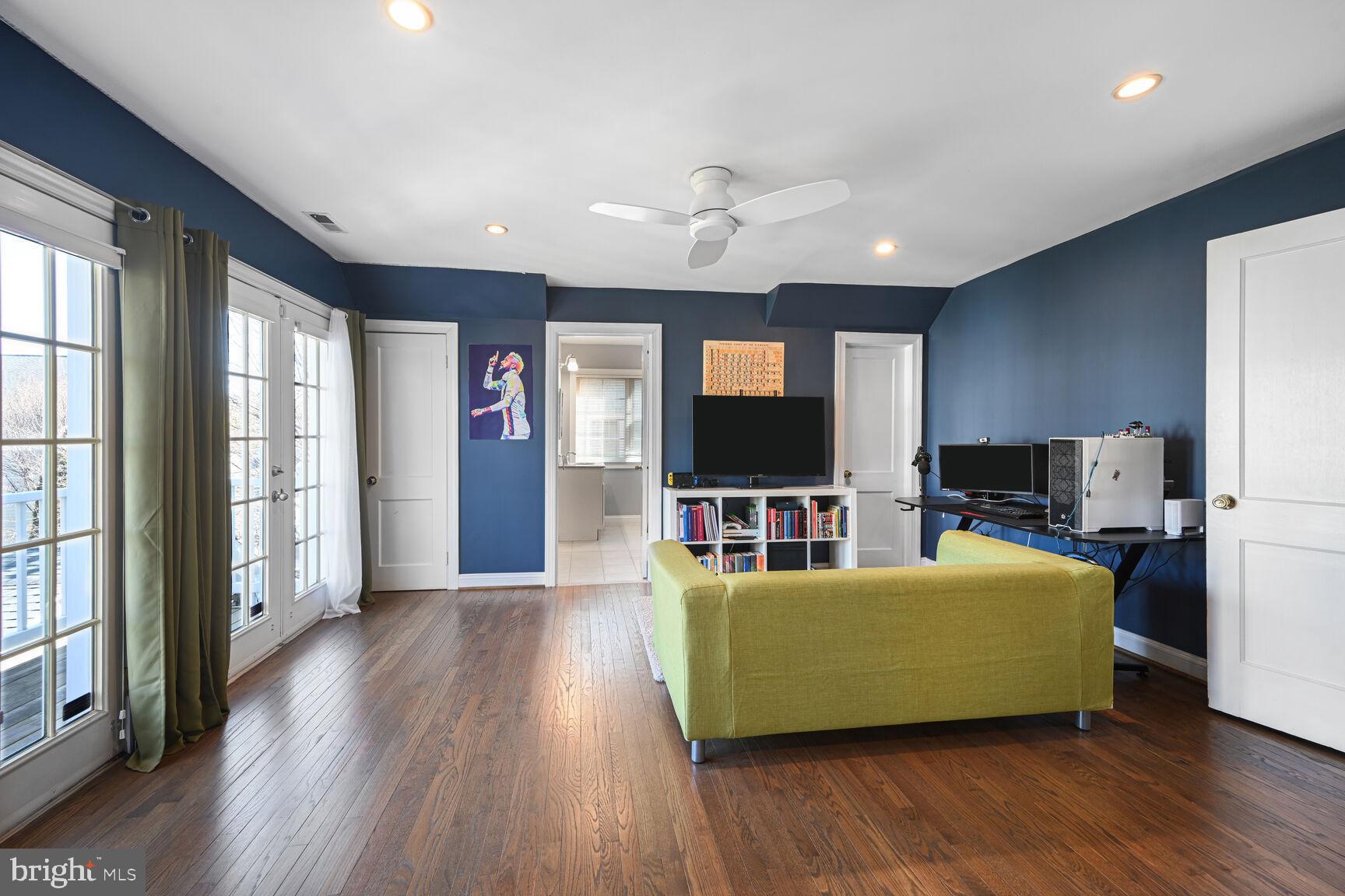 CHEVY CHASE - Residential