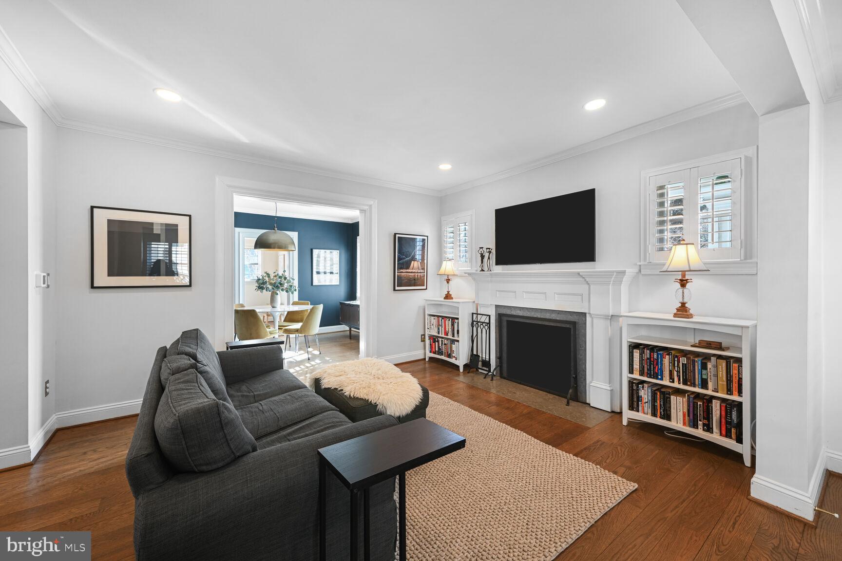 CHEVY CHASE - Residential