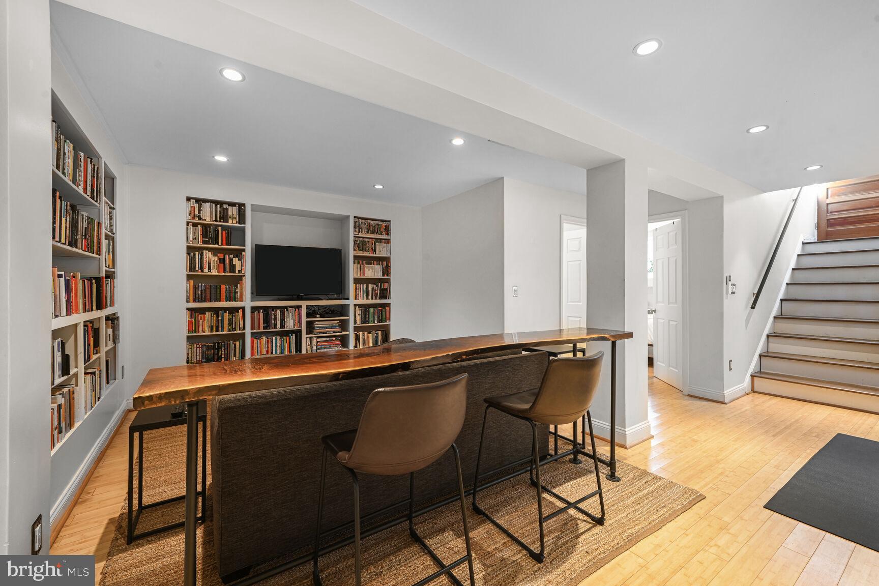 CHEVY CHASE - Residential