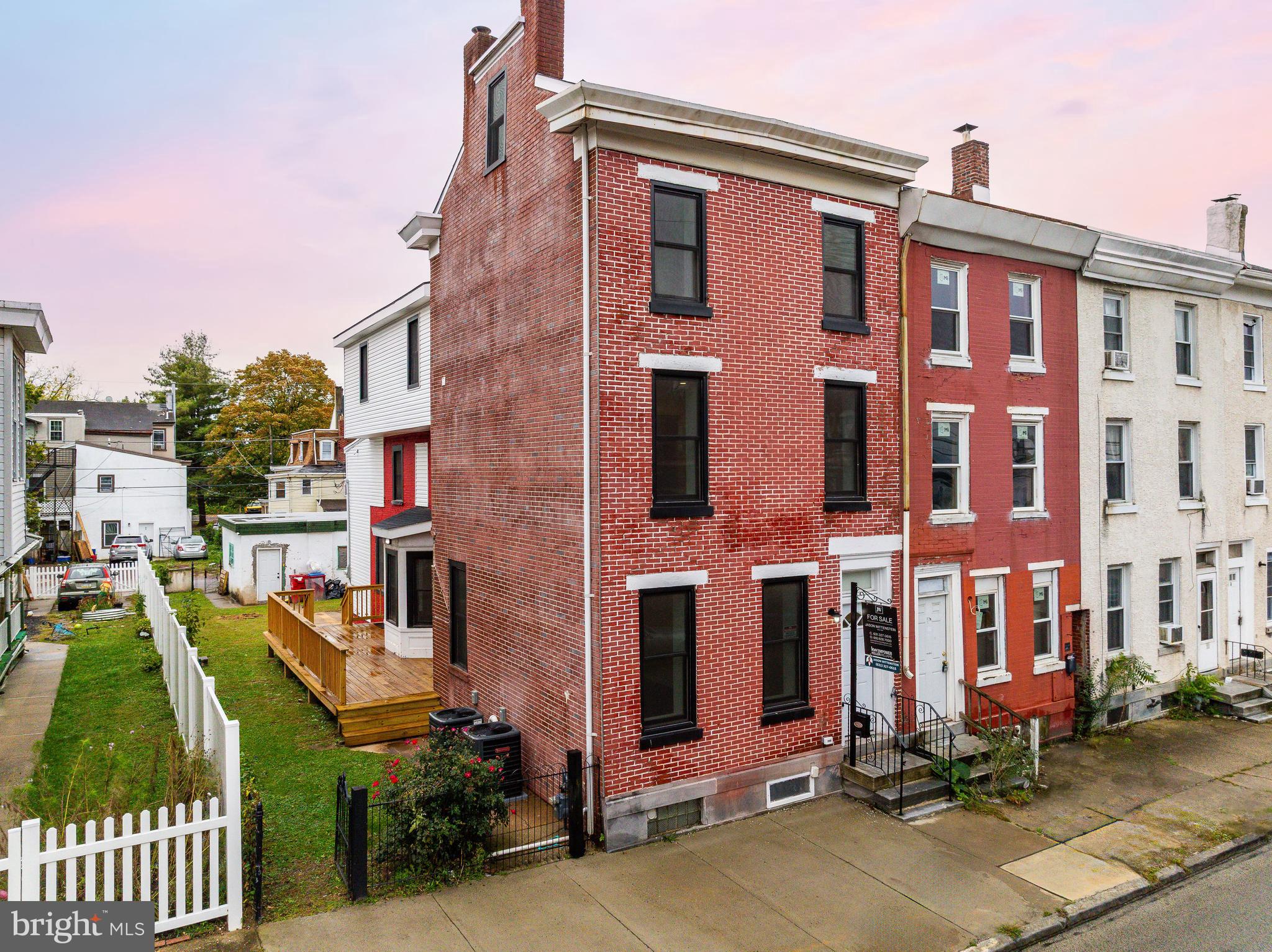 NORRISTOWN - Residential