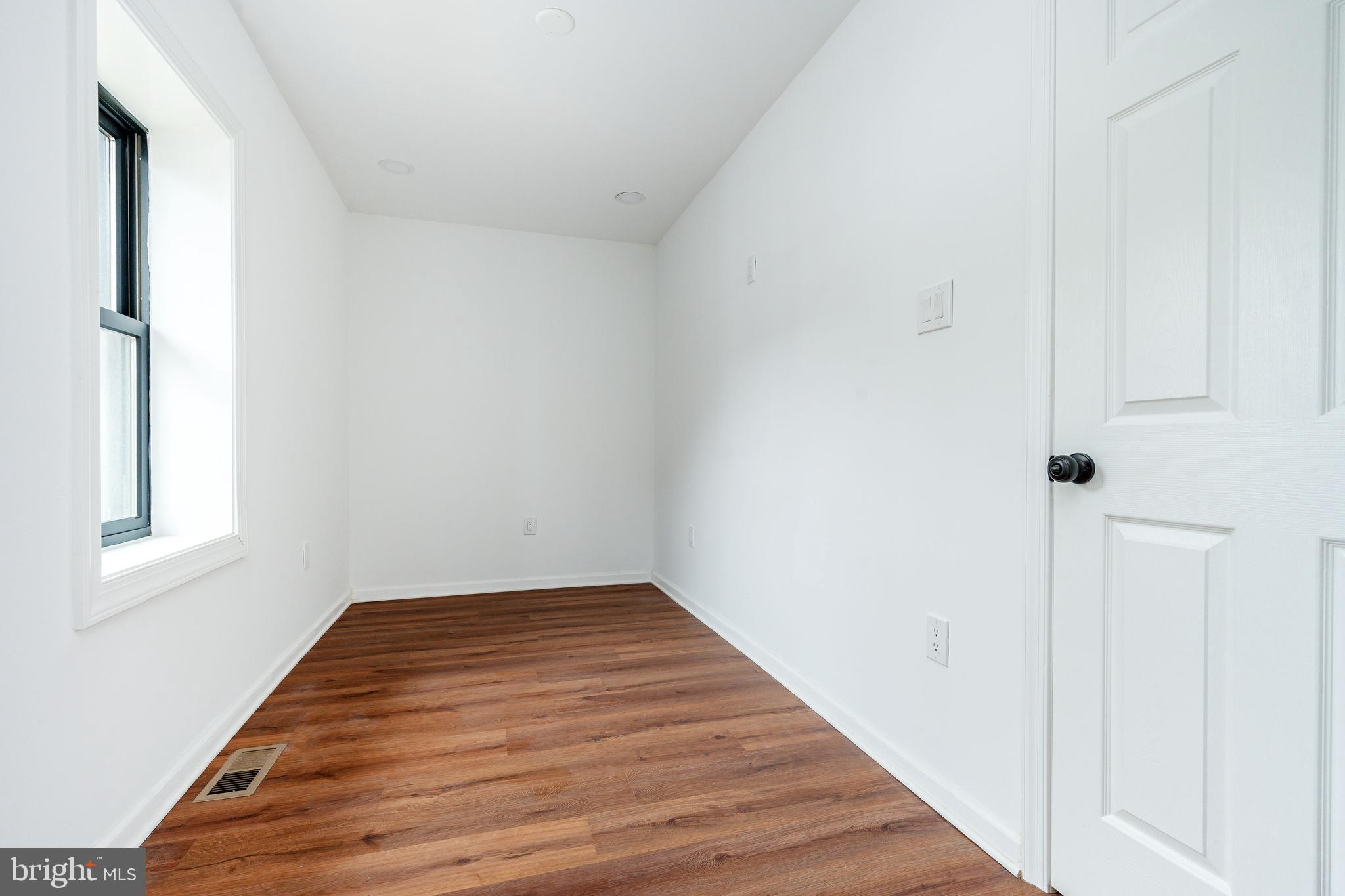 NORRISTOWN - Residential