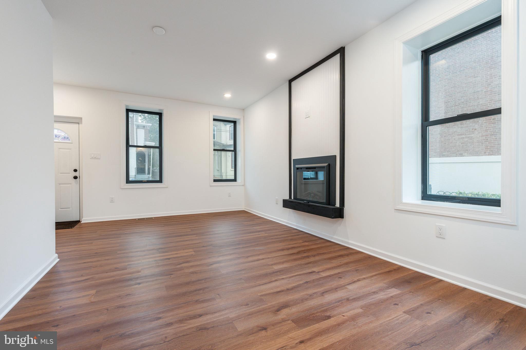 NORRISTOWN - Residential