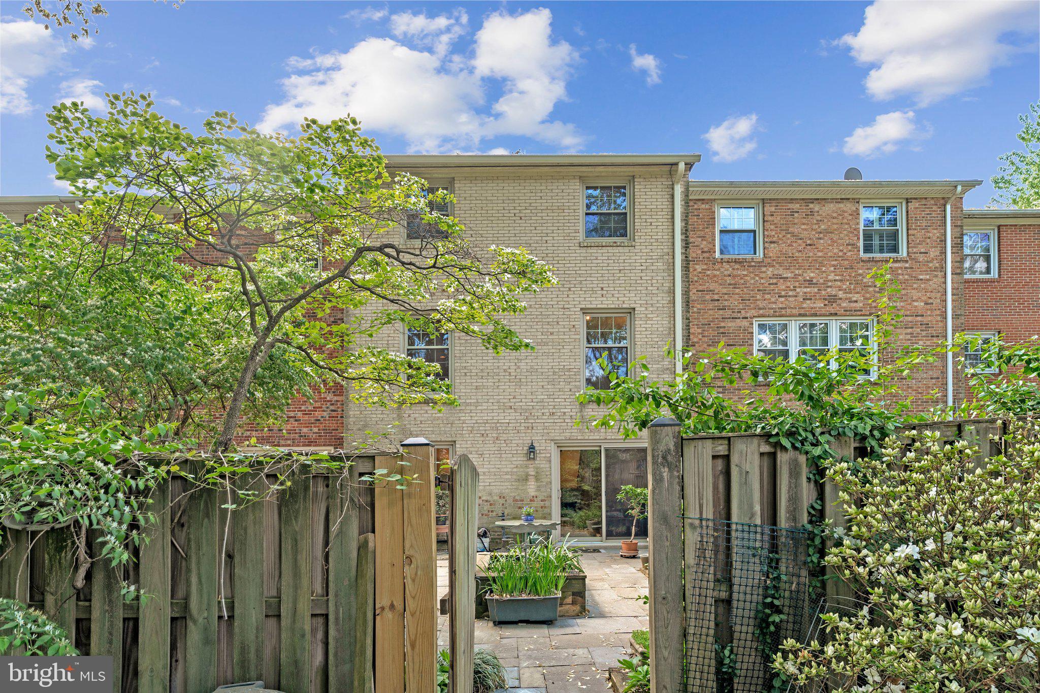 VIENNA COMMONS - Residential