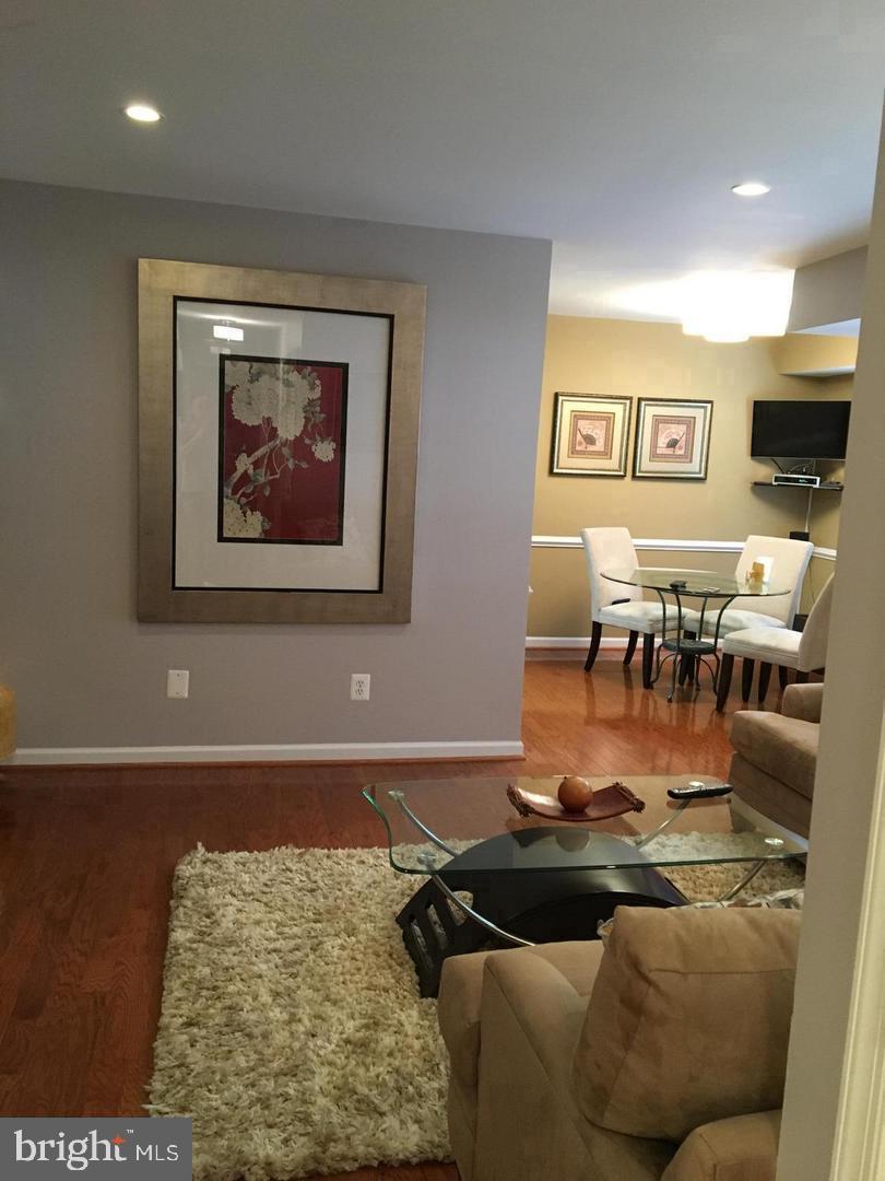 LYNDHURST CONDOS - Residential Lease