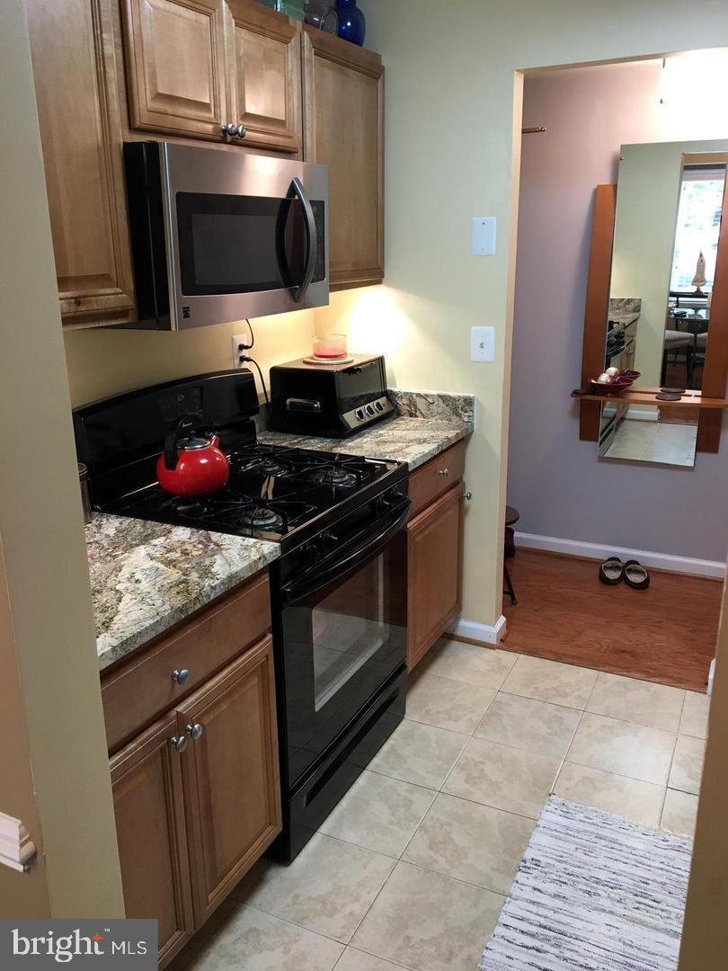 LYNDHURST CONDOS - Residential Lease