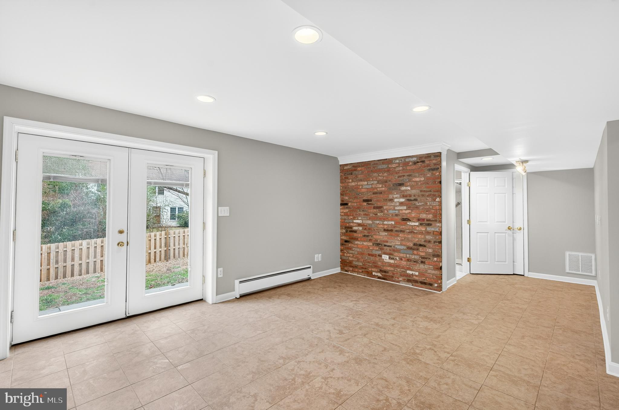 SNOWDENS MILL - Residential