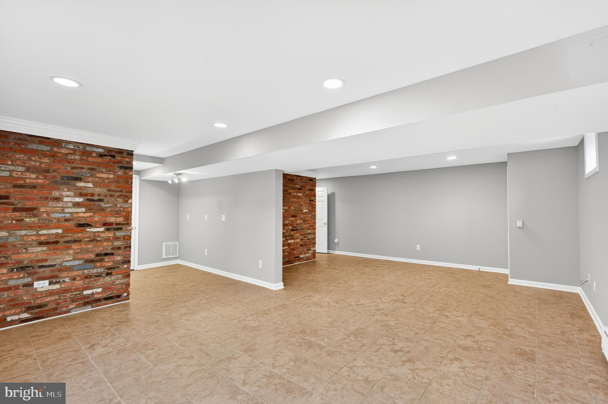 SNOWDENS MILL - Residential