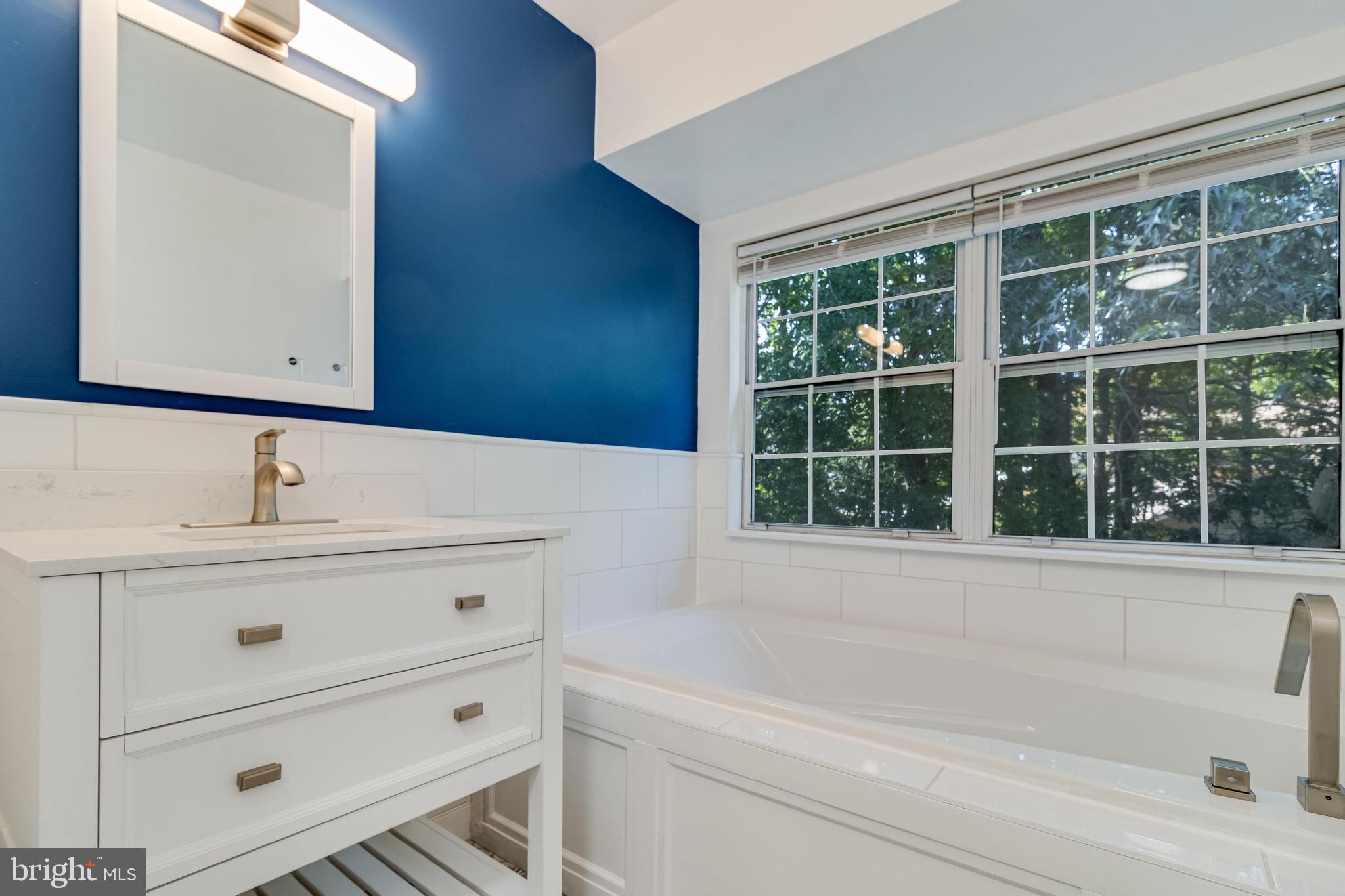 HAMPSHIRE - Residential