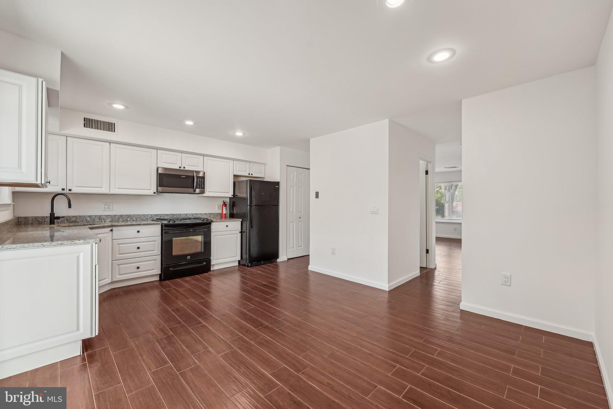 EAST FALLS - Residential