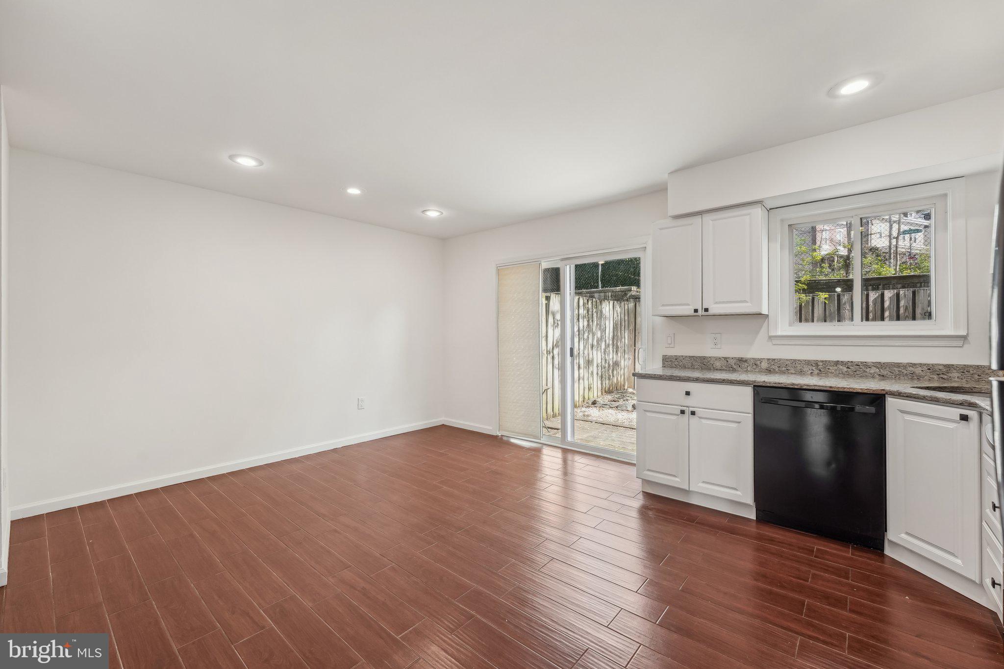 EAST FALLS - Residential