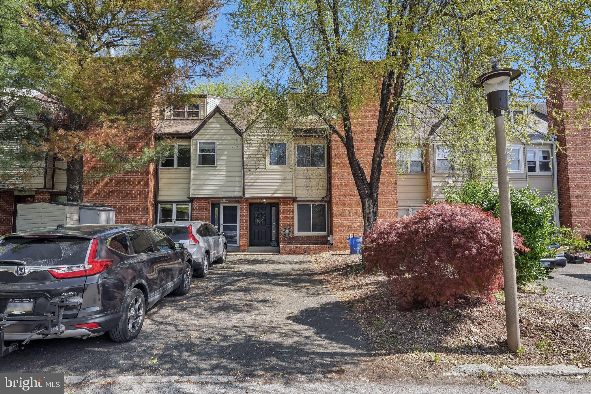 EAST FALLS - Residential