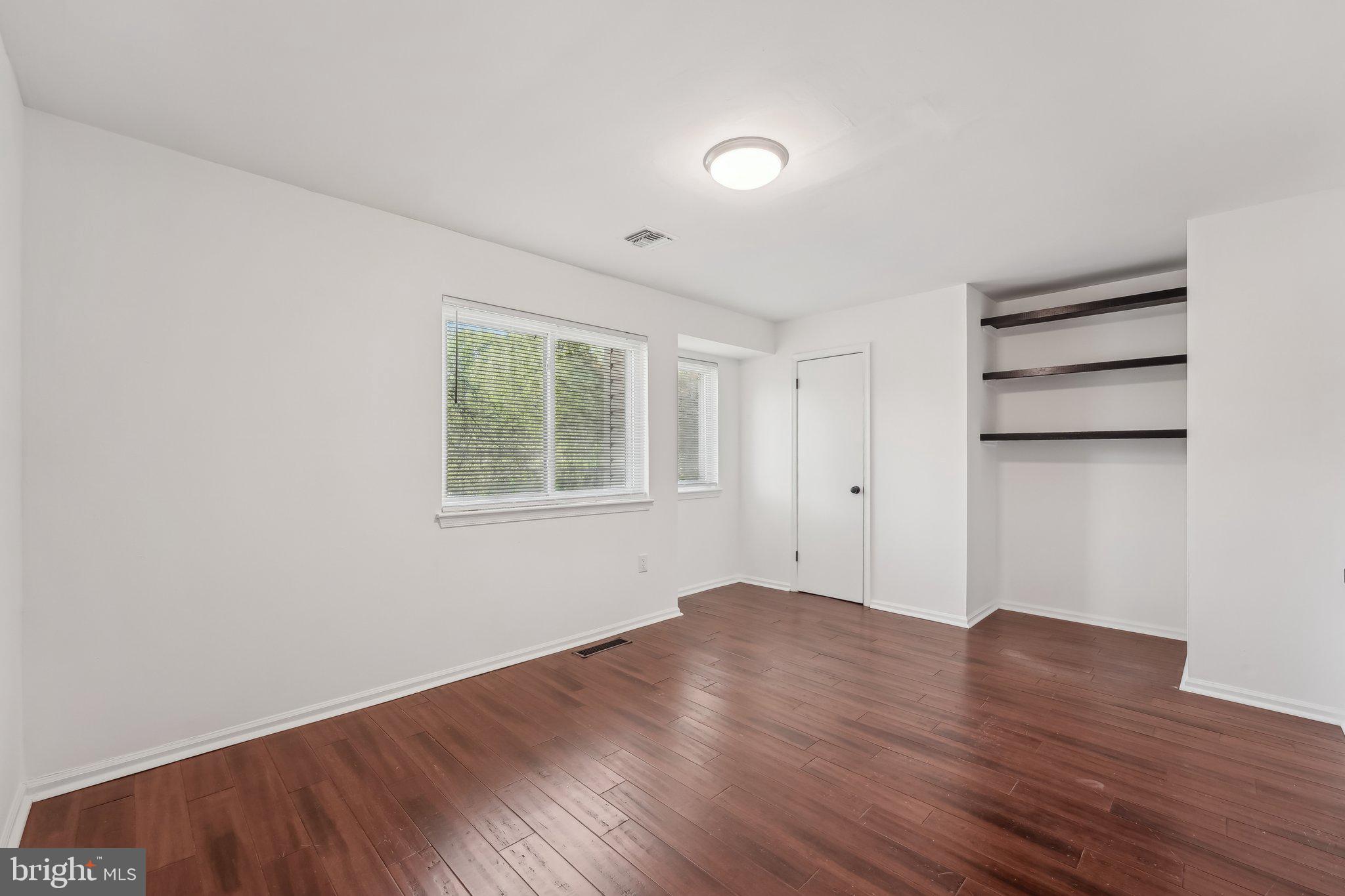 EAST FALLS - Residential