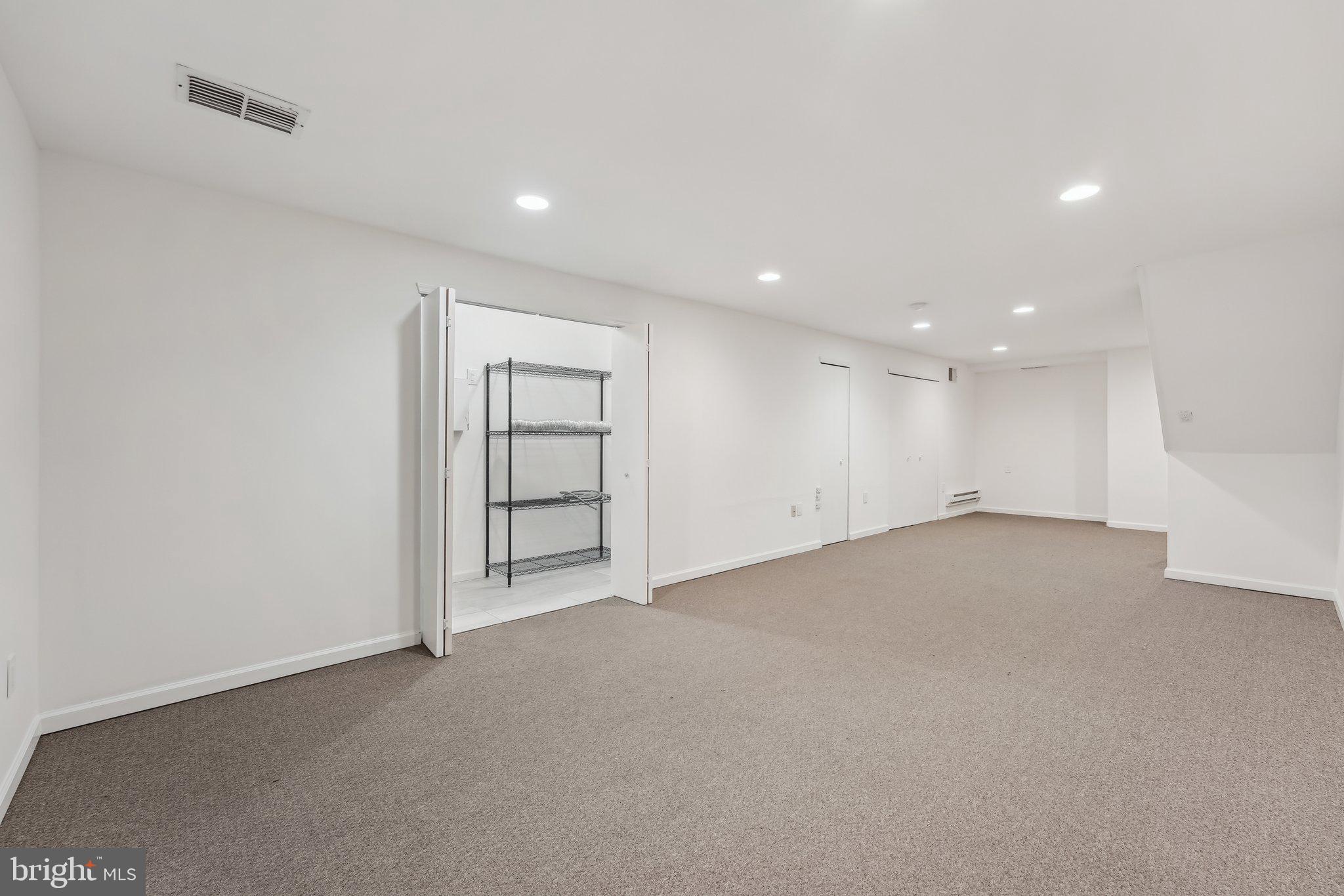 EAST FALLS - Residential