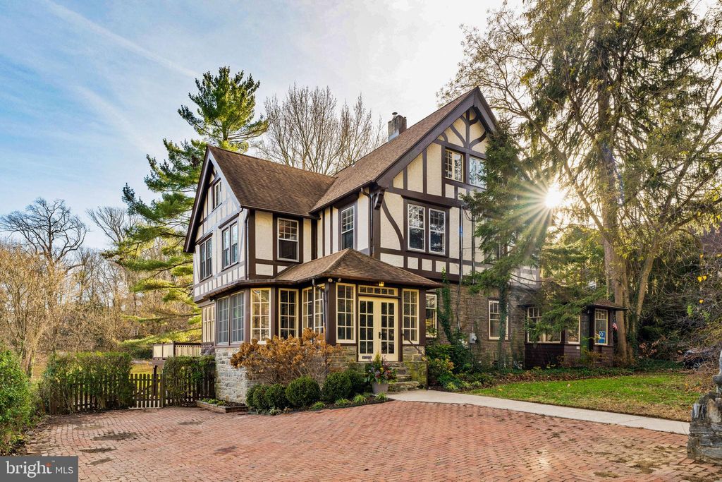 Photo of 328 Greenwood Avenue, WYNCOTE, PA 19095 (MLS # PAMC2163428)