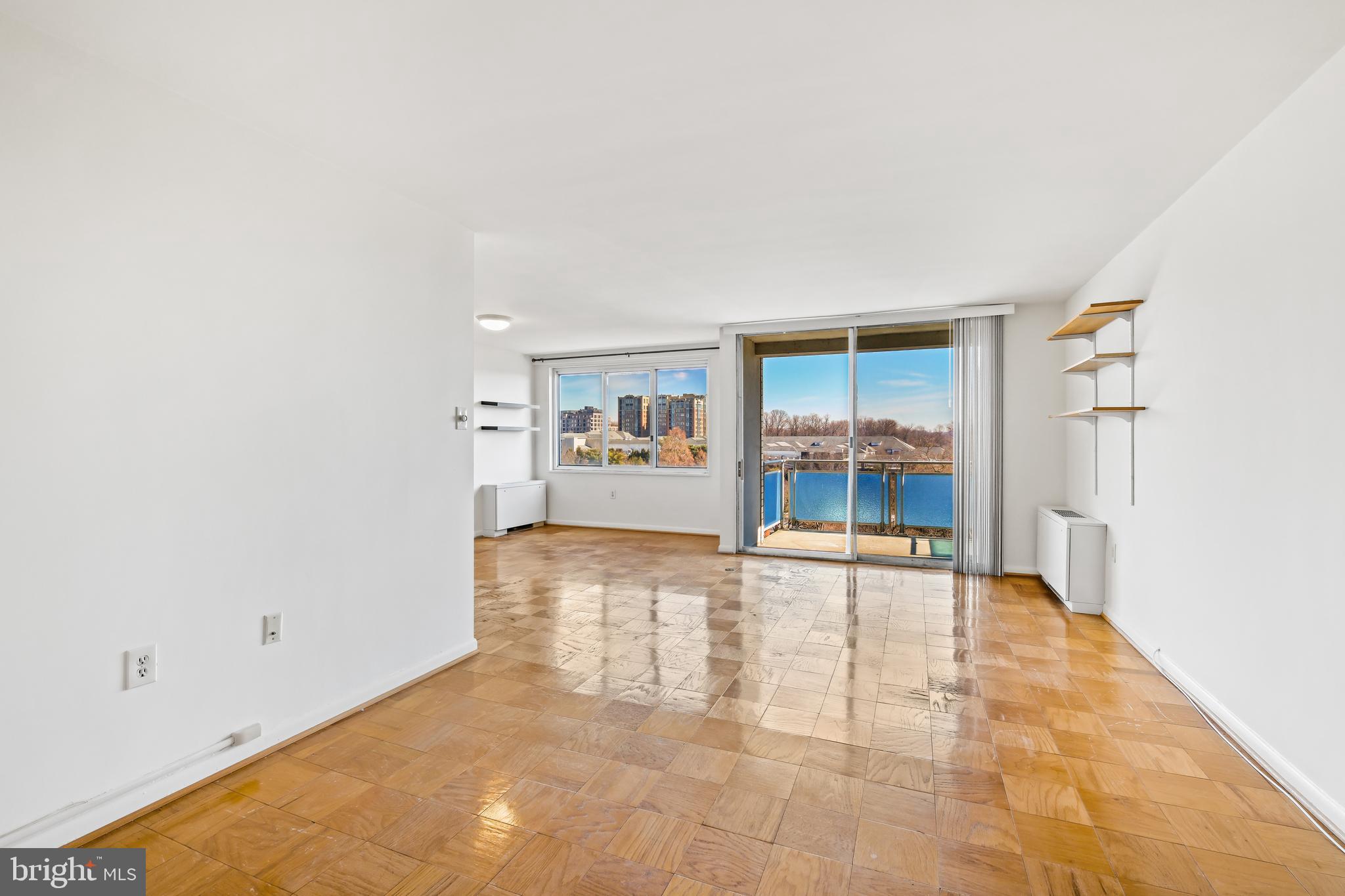10201 GROSVENOR PLACE 911