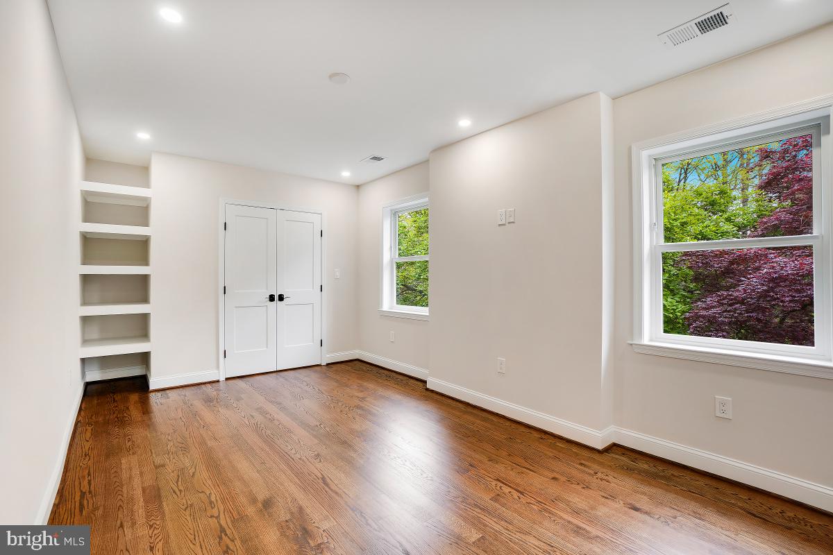 TAKOMA PARK - Residential