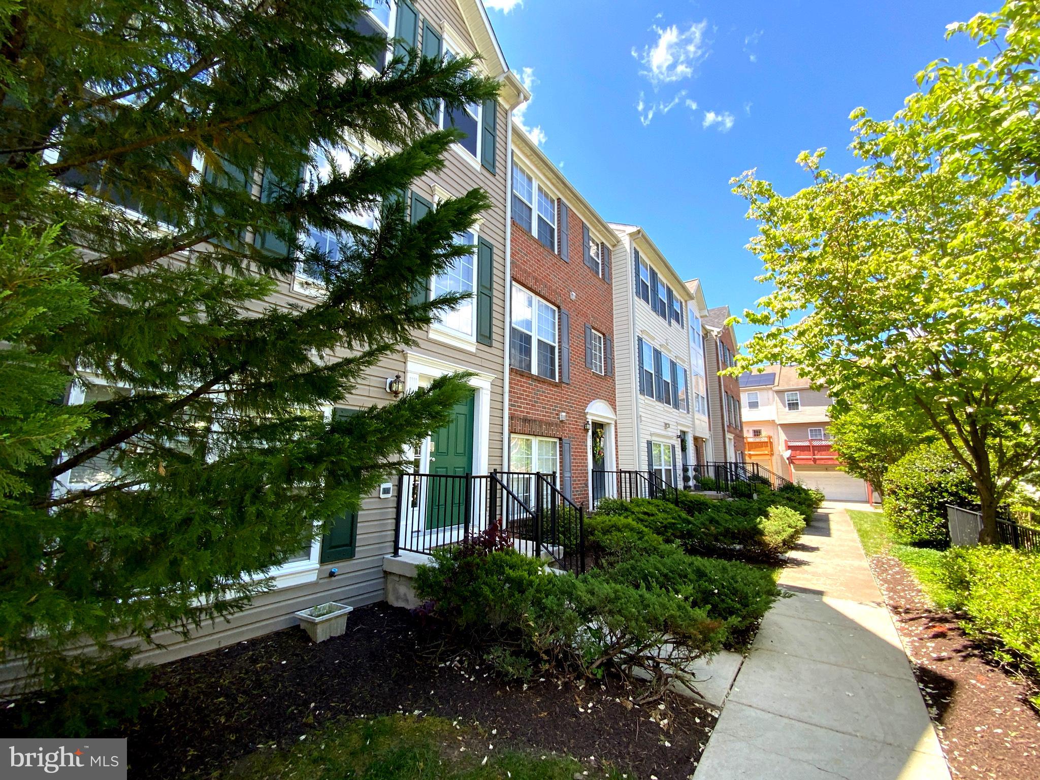 RUSSETT - Residential