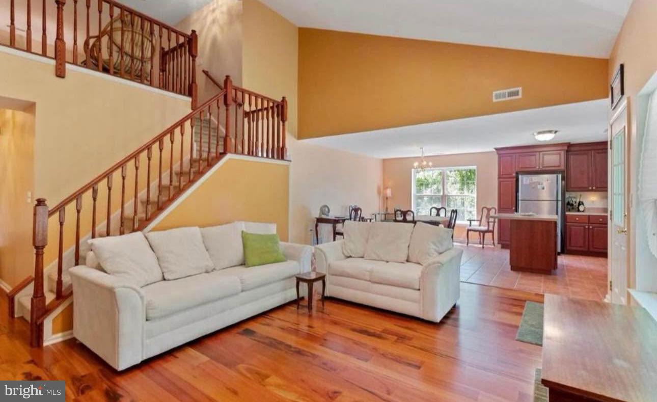 13675 PHILMONT AVENUE 00 40