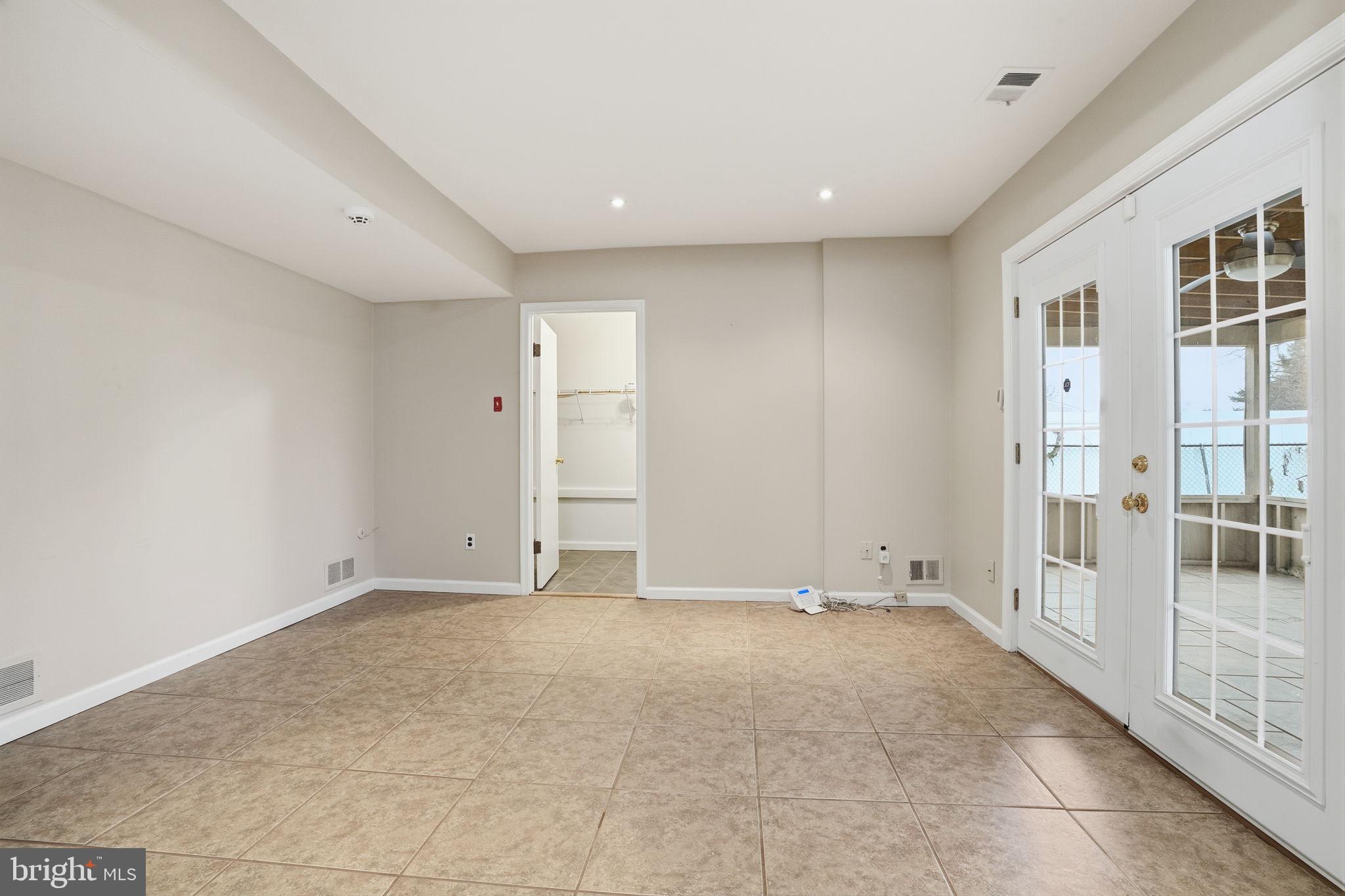 NESHAMINY VALLEY - Residential