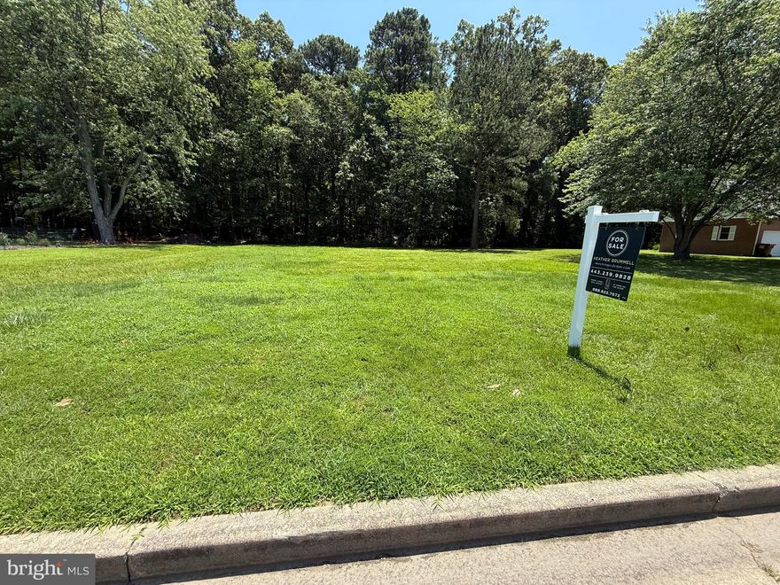 🏡 Ready to Build in Edlon Park – Cambridge, MD!

Looking to build your dream home in the heart of Cambridge? This in-town lot, located in the desirable Edlon Park subdivision, is ready and waiting! With public water and sewer hookups available, this homesite offers a fantastic opportunity to customize a new construction home just the way you want it. Nestled on a quiet street yet close to all the charm and amenities of downtown Cambridge — shops, restaurants, parks, and the Choptank River are just minutes away. Don’t miss your chance to bring your vision to life in an established neighborhood!